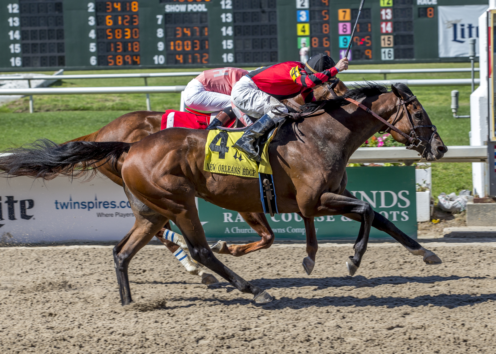 Honorable Duty wins the 2017 New Orleans Handicap