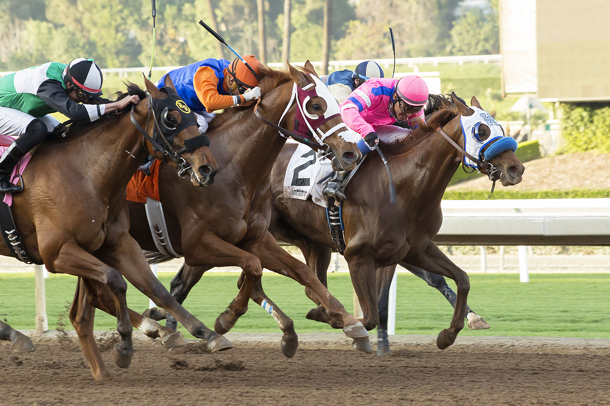 Mario Gutierrez wins his 1000th race aboard Hot Paris Night