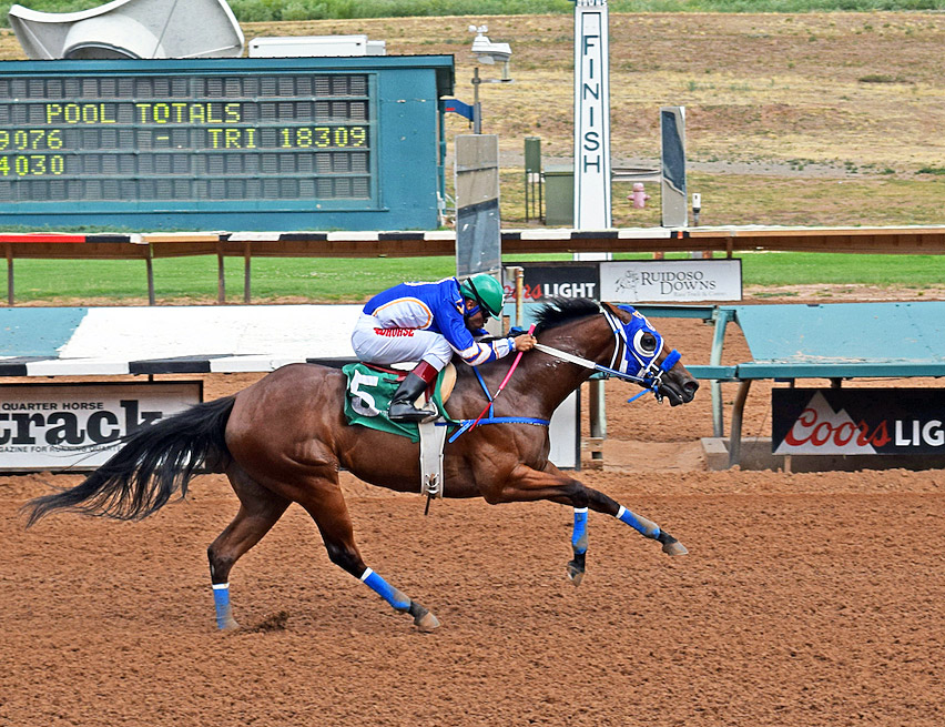 Hotsempting wins a Rainbow Derby trial at Ruidoso Downs