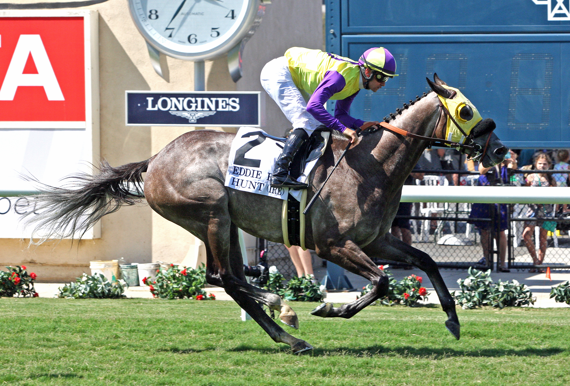 Hunt wins the Eddie Read Stakes at Del Mar 7.22.17_ESH