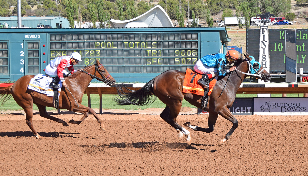 Hustle Up wins the 2018 Mountain Top Futurity