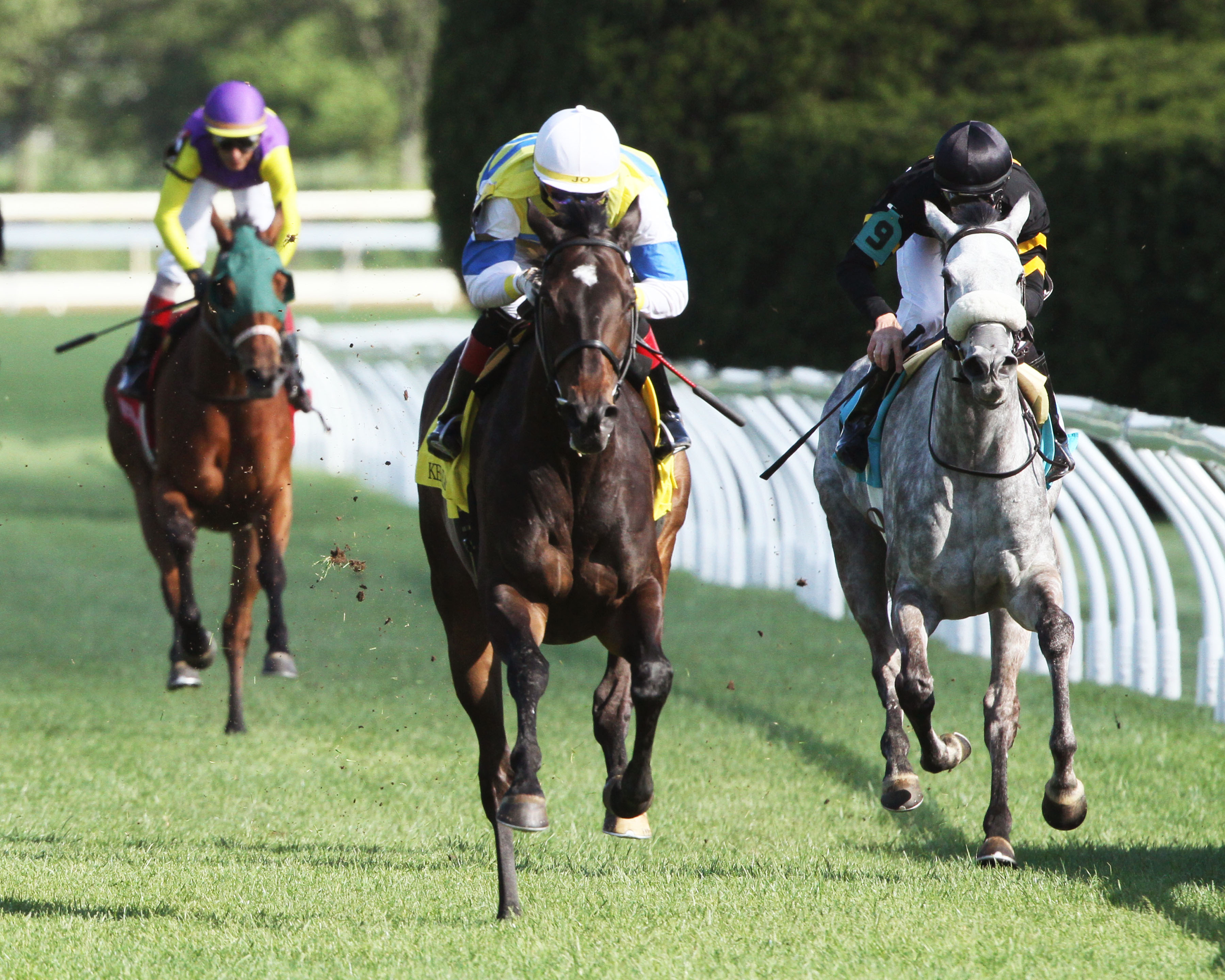 Ickymasho (center) wins the 2019 Bewitched Stakes
