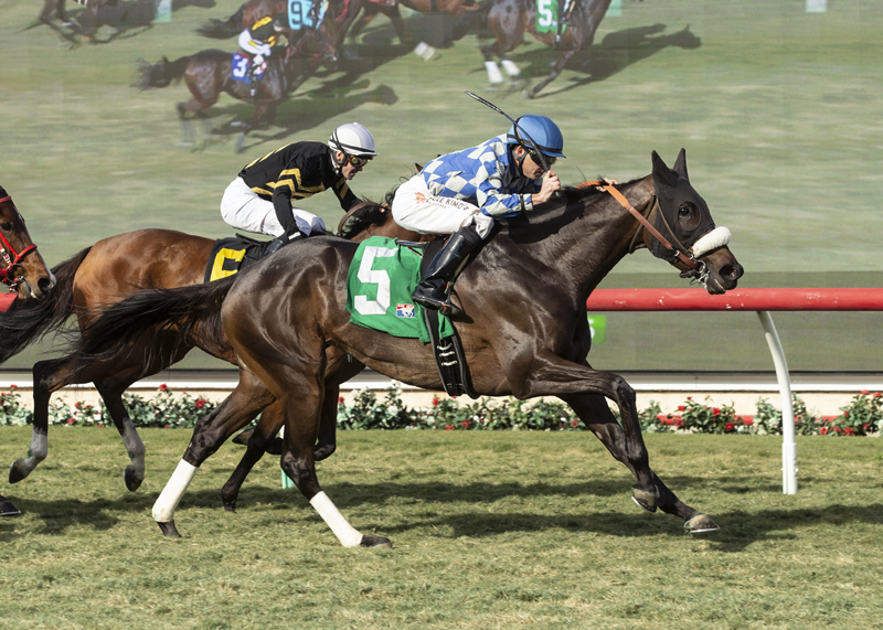 India Mantuana wins the 2018 Red Carpet Handicap