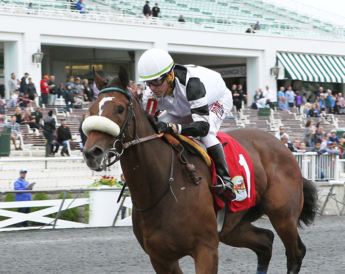 Into Trouble wins the 2018 Arlington-Washington Lassie