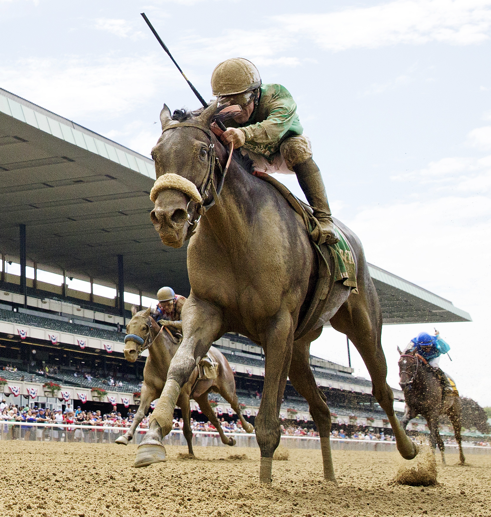 Irish Jasper wins the Victory Ride