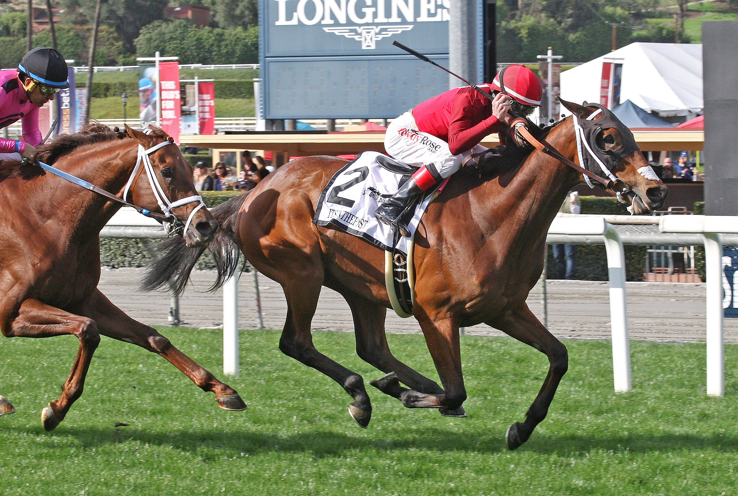 Itsinthepost wins the 2018 San Luis Rey