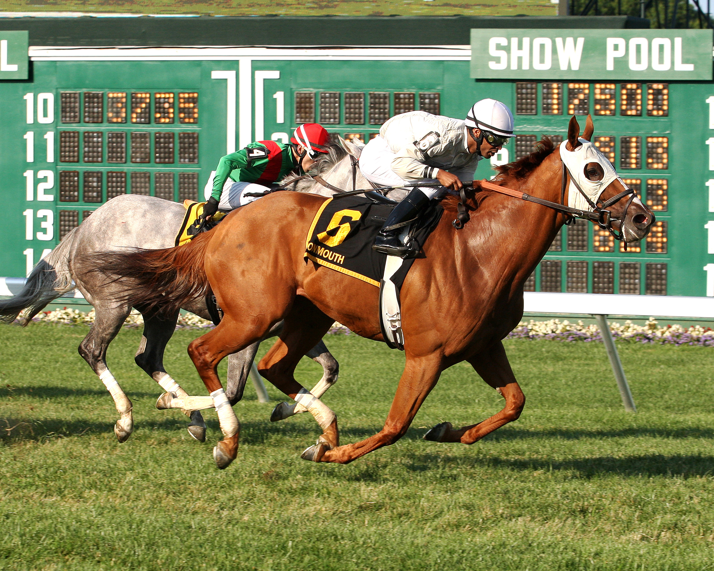 Joya Real wins the Fort Monmouth Stakes