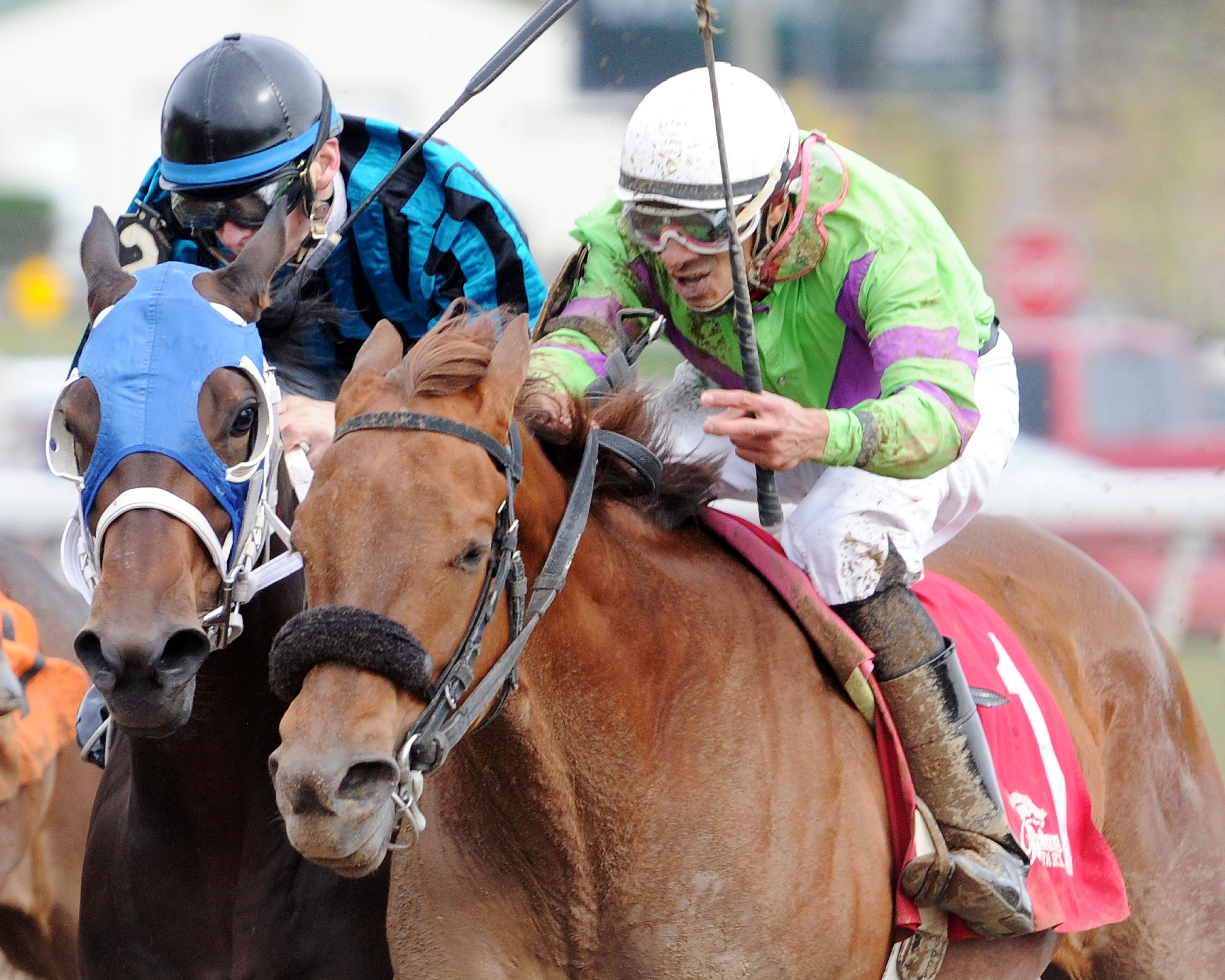 Justalittlesmoke wins the 2014 J. W. Galbreath