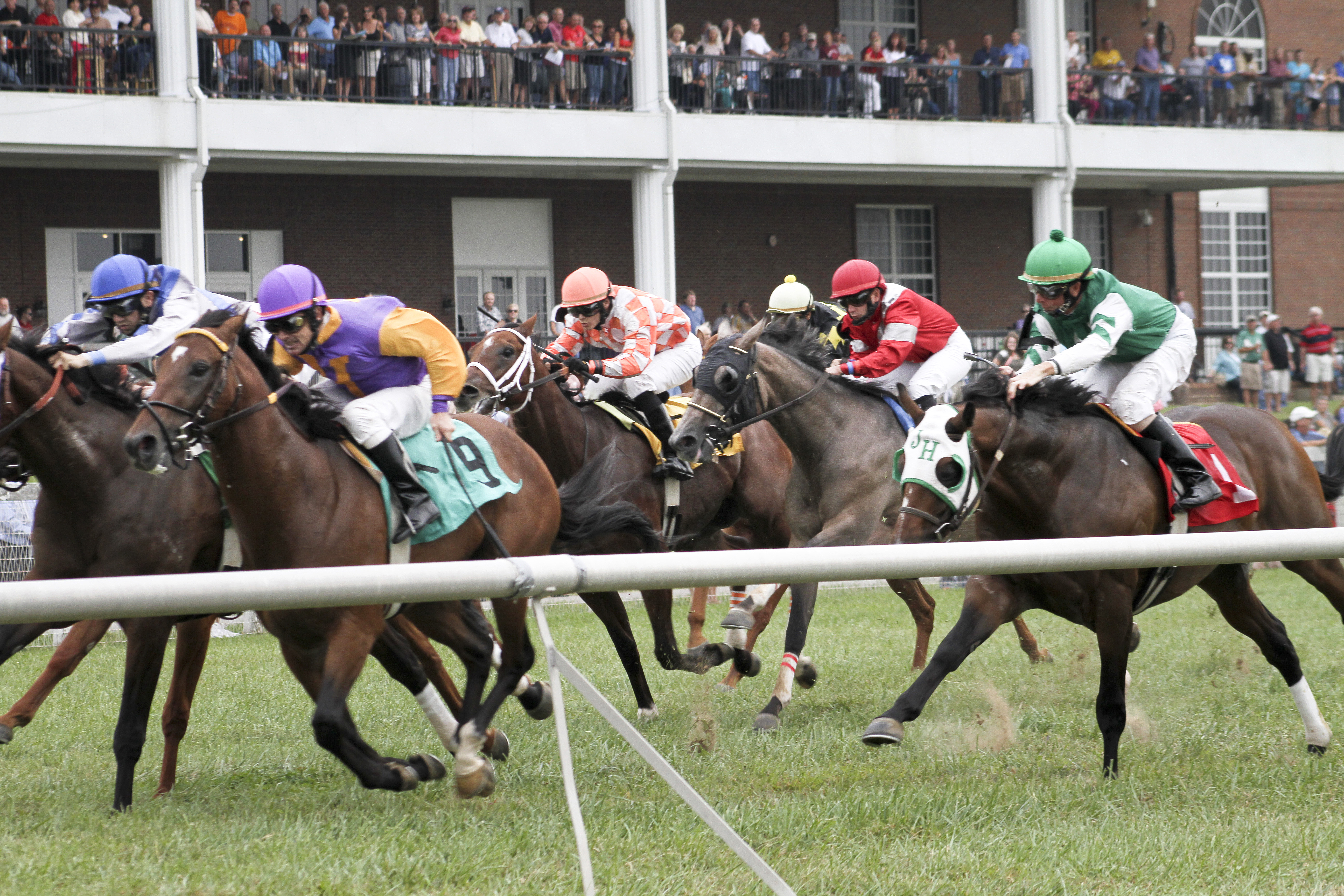 Kentucky Downs racing