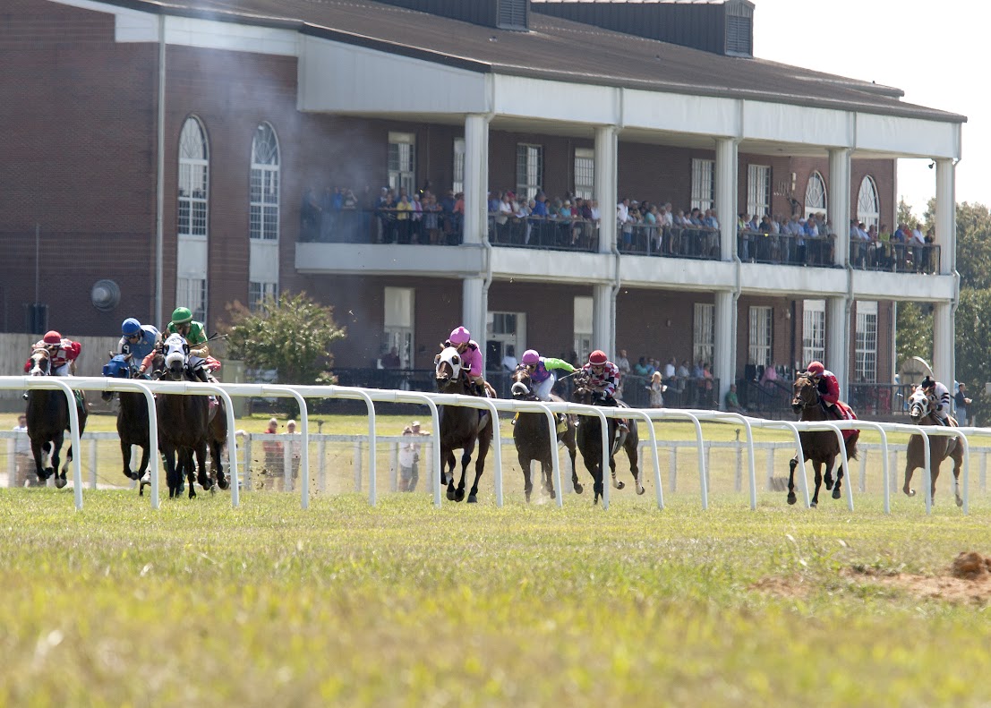 Kentucky Downs racing