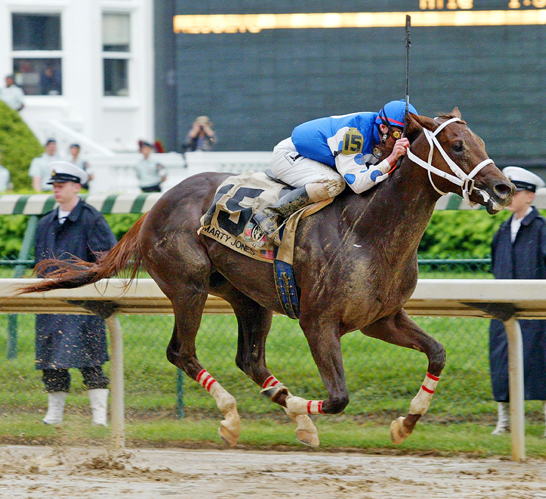 Smarty Jones wins the 2004 Kentucky Derby at Churchill Downs