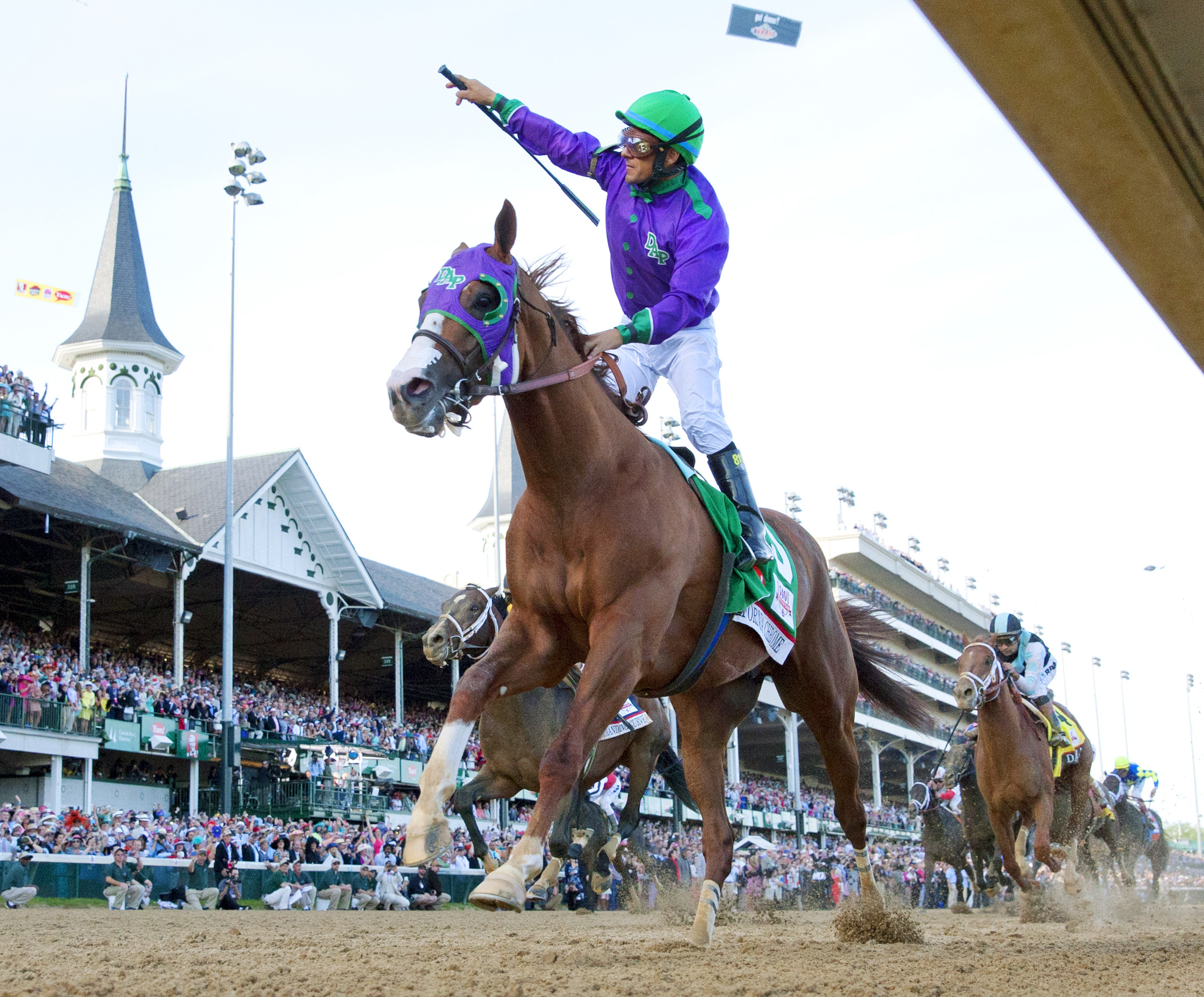 California Chrome wins the Kentucky Derby