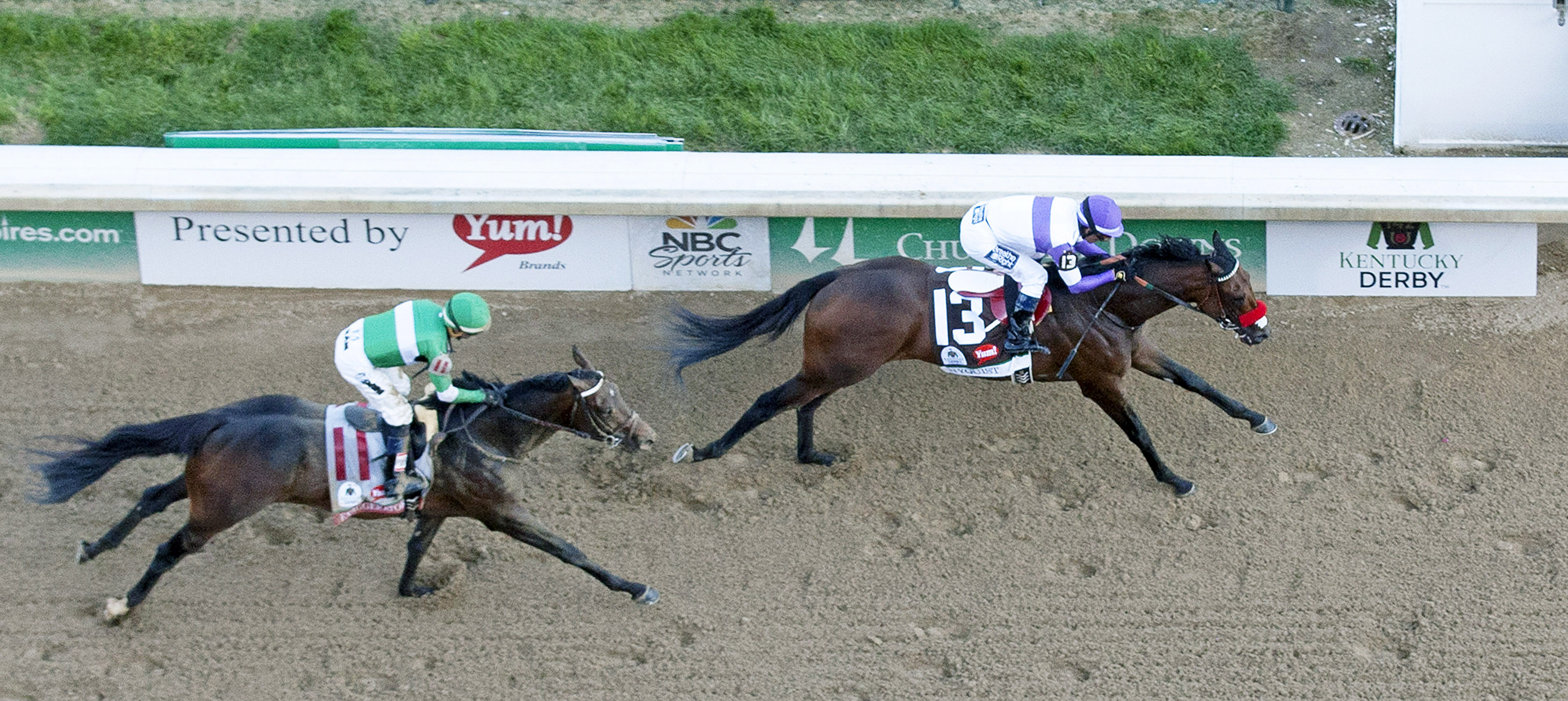 Nyquist beats Exaggerator in the Kentucky Derby