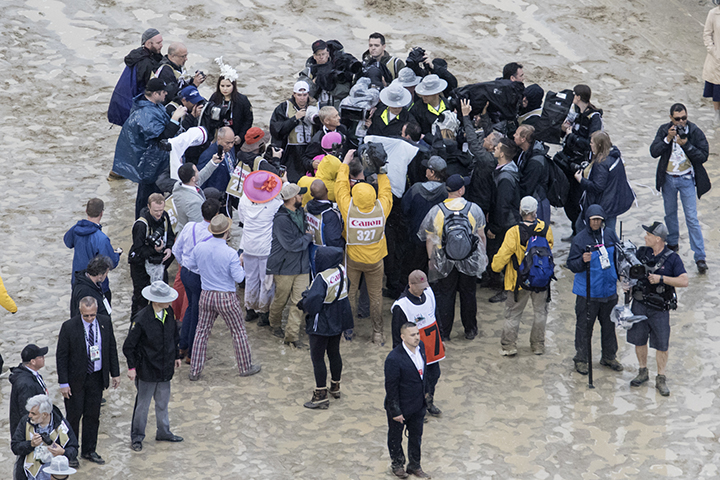 Scrum around Maximum Security's connections at Kentucky Derby