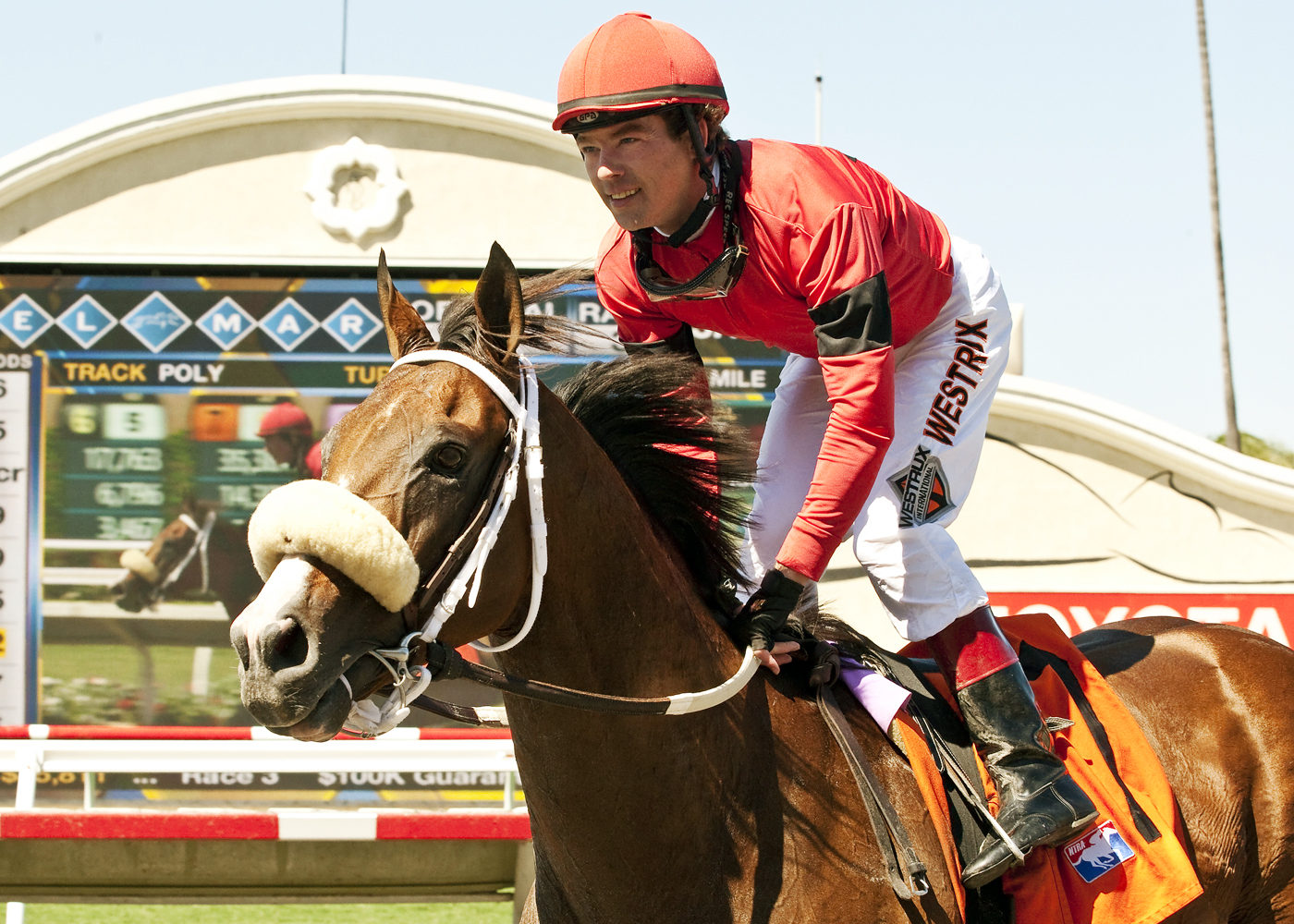 Tyler Baze wins his 2000th aboard Kate's Event
