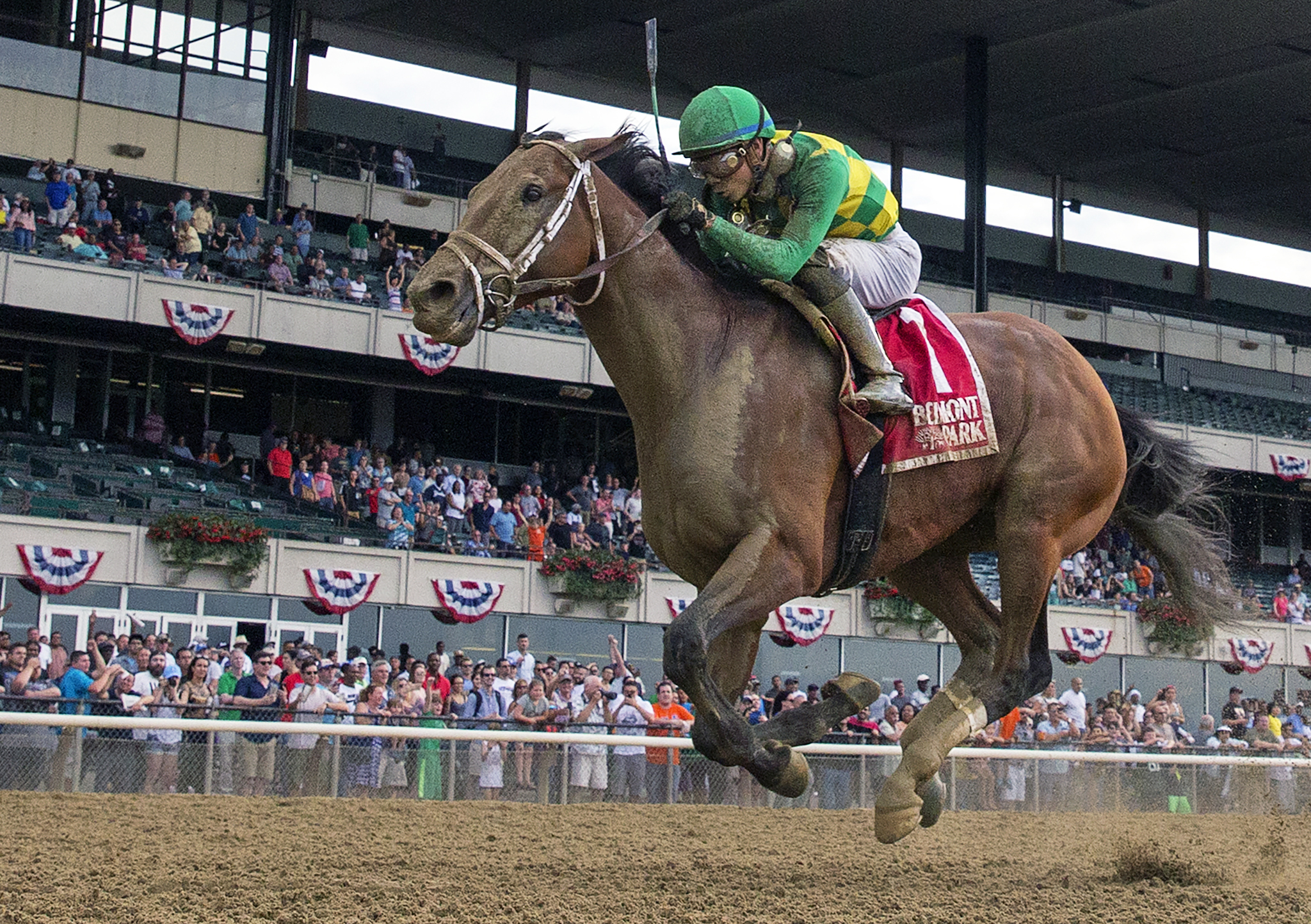 Keen Ice wins the 2017 Suburban Stakes