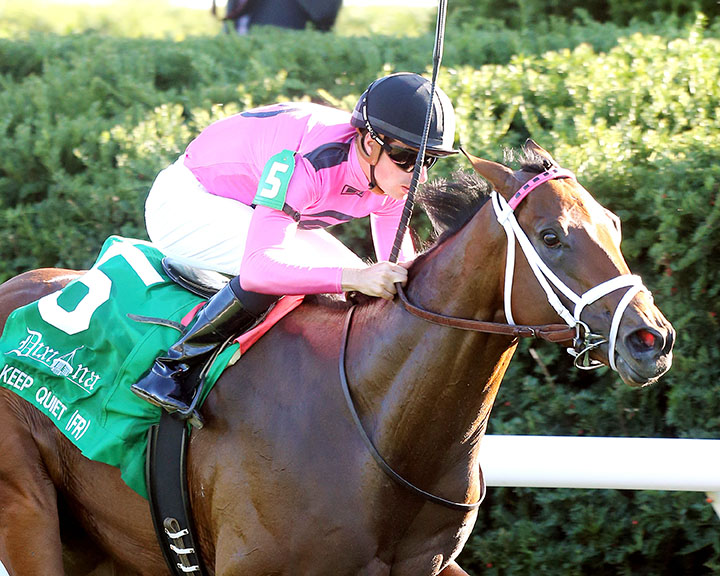 Keep Quiet wins the 2018 Bourbon Stakes
