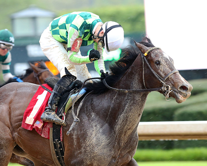 Kimari wins the 2020 Purple Martin Stakes at Oaklawn Park