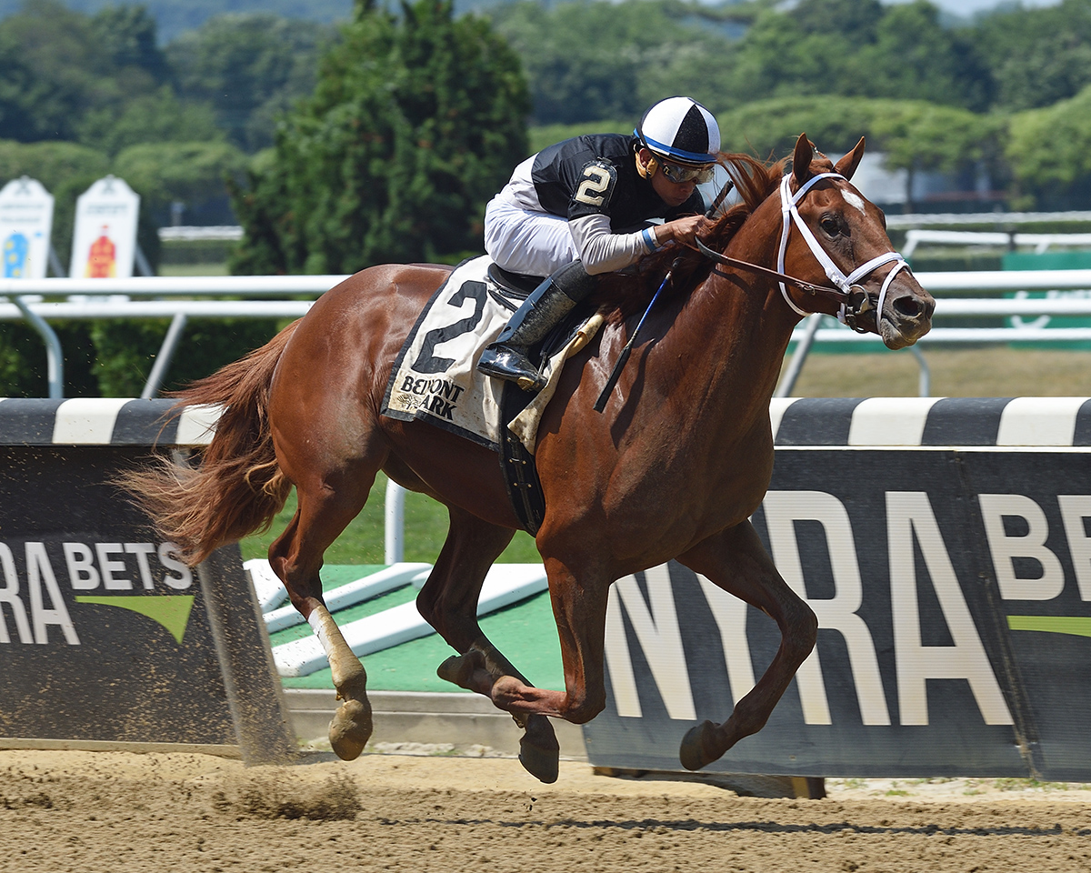 La Fuerza wins the 2018 Rockville Centre Stakes