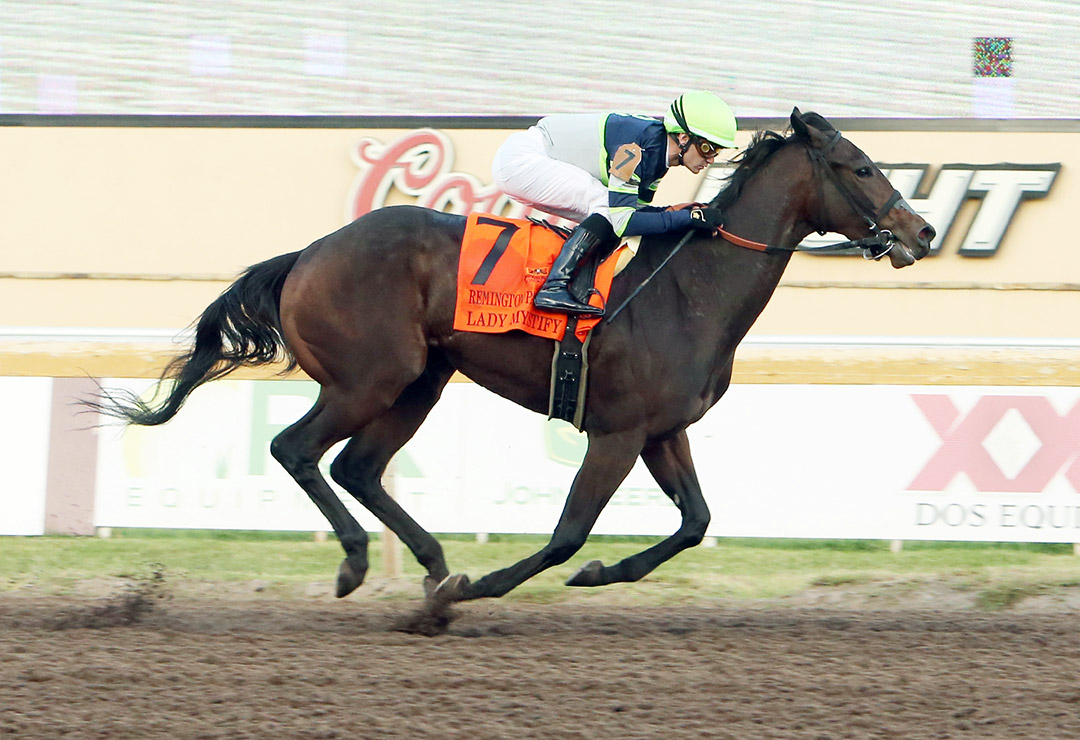 Lady Mystify wins the 2021 Remington Park Oaks at Remington Park