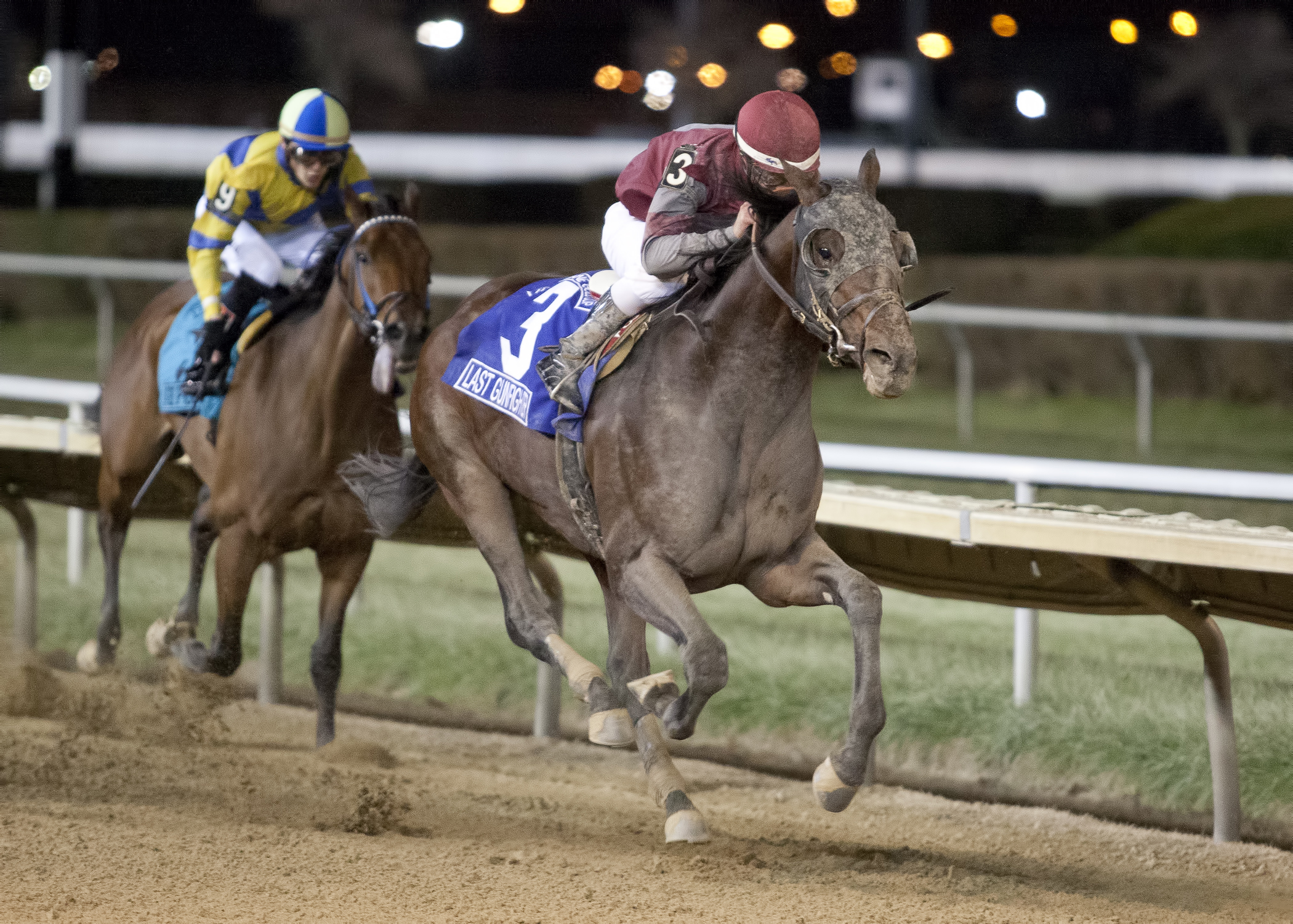 Last Gunfighter wins the Hawthorne Gold Cup