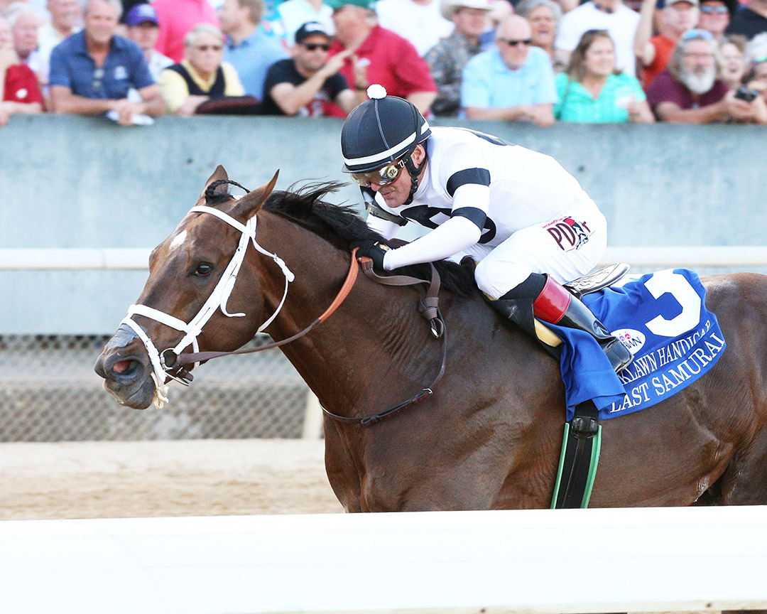 Last Samurai wins the 2022 Oaklawn Handicap at Oaklawn