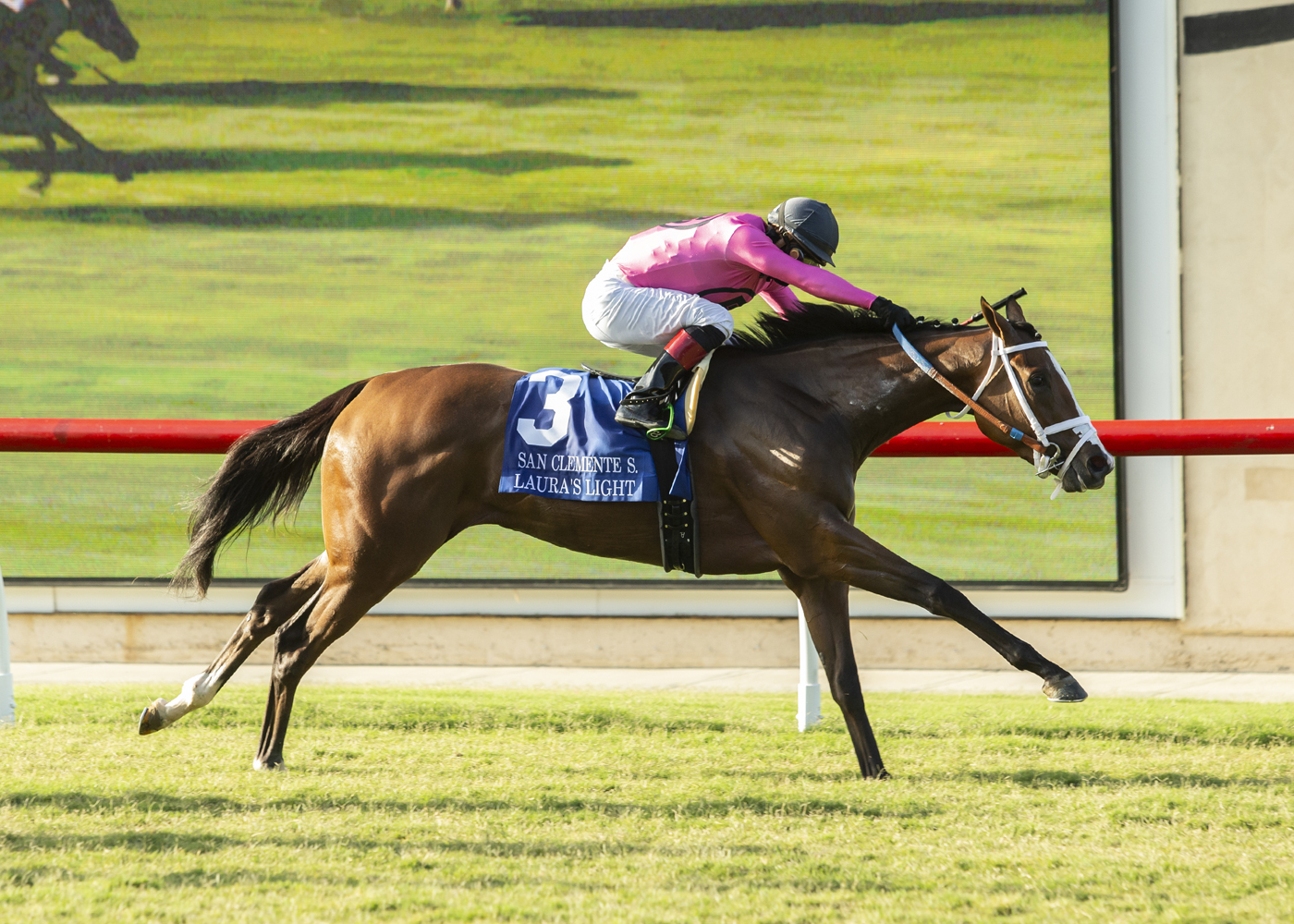 Laura's Light wins San Clemente 7-25-2020 alternate