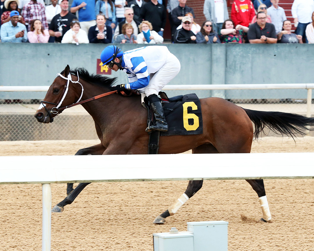 Lexi On the Move wins a March 8 allowance at Oaklawn Park