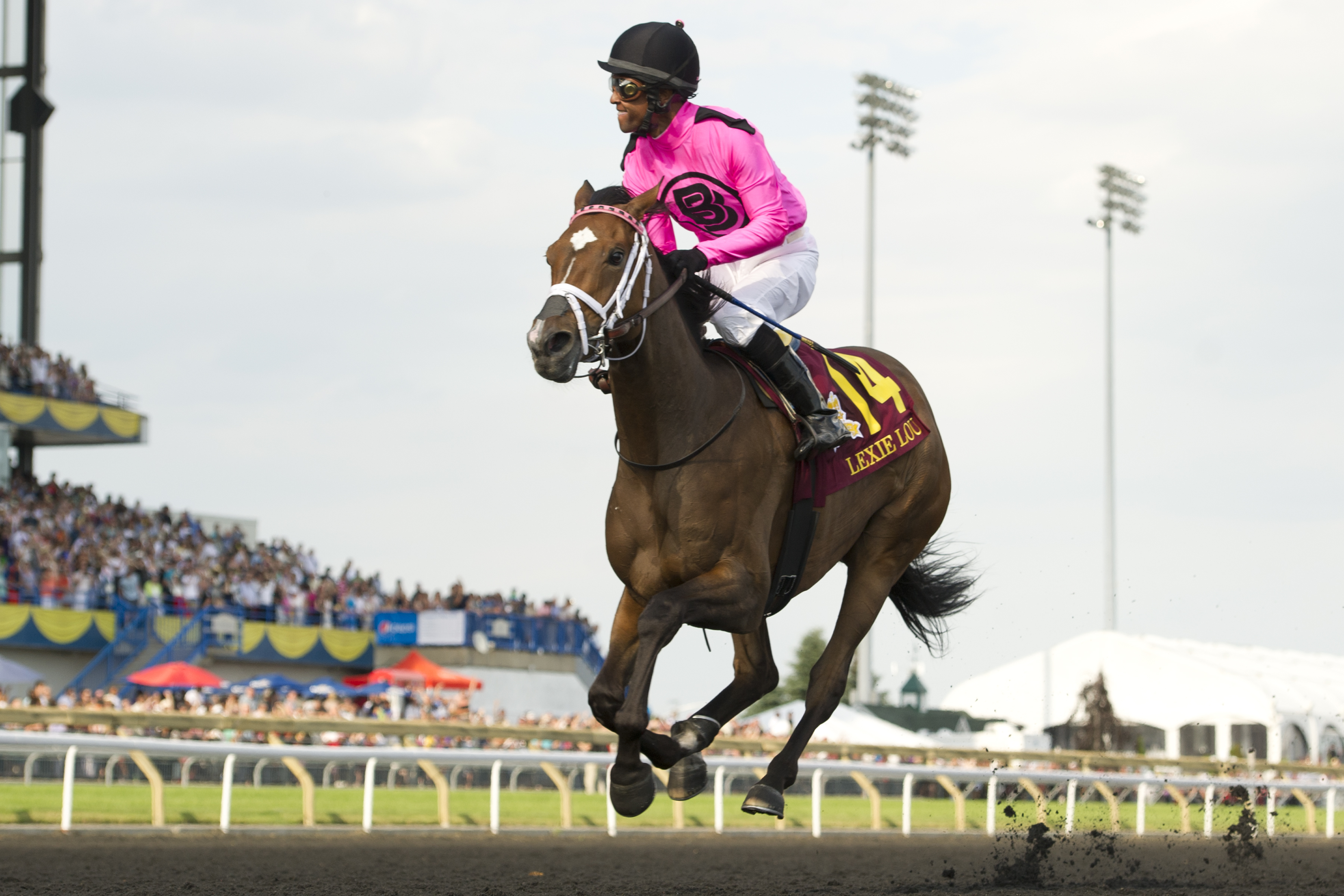 Lexie Lou wins 2014 Queens Plate