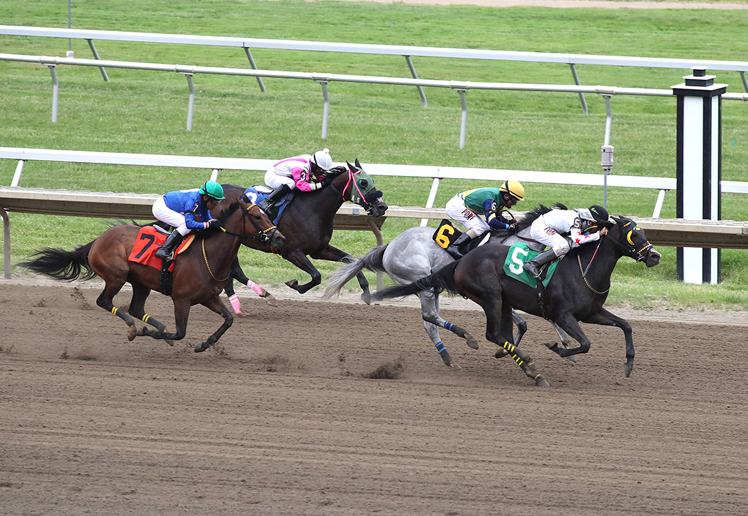 Monmouth Park racing on opening weekend 2021