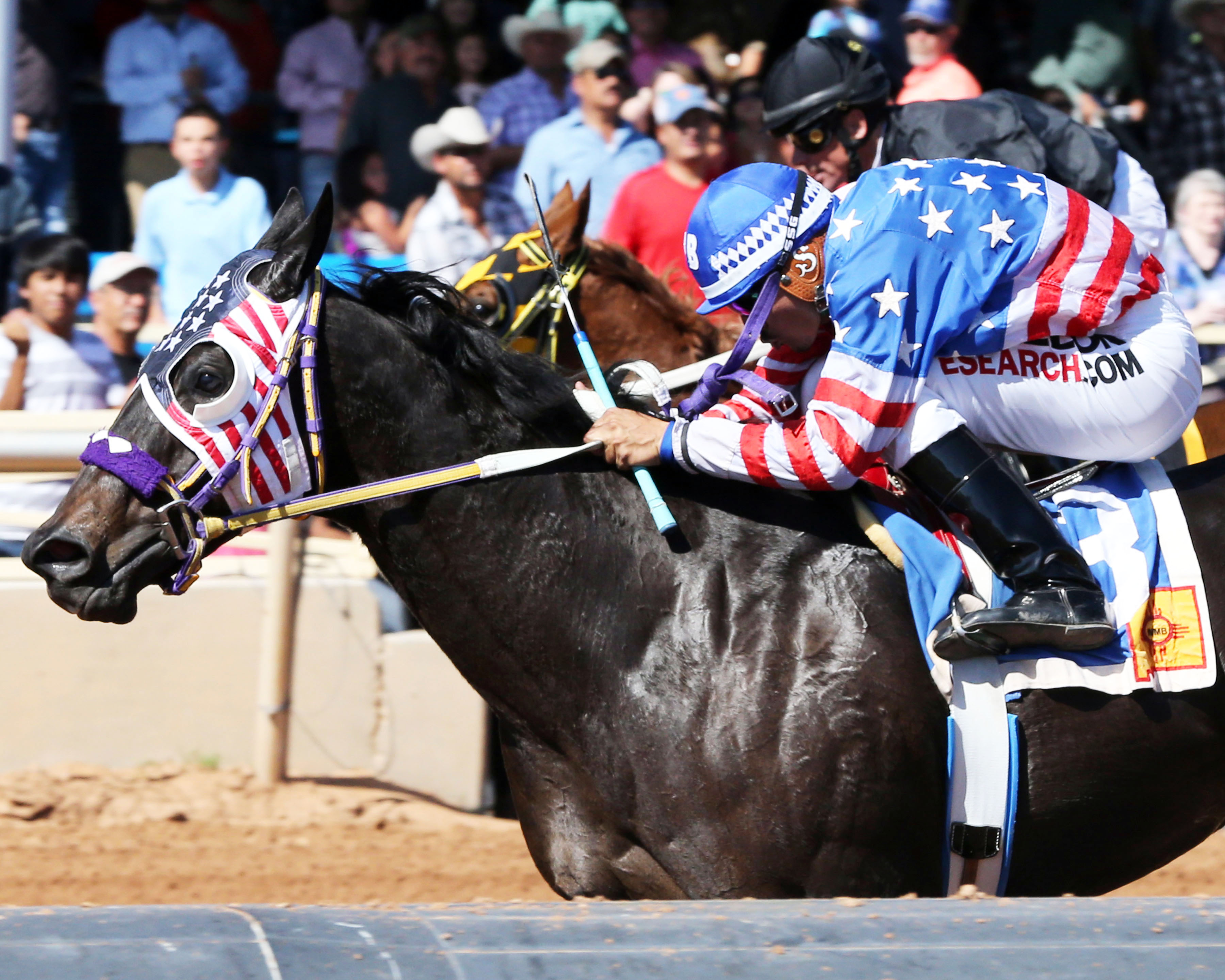 Mad About the Moon wins the New Mexico Classic Futurity