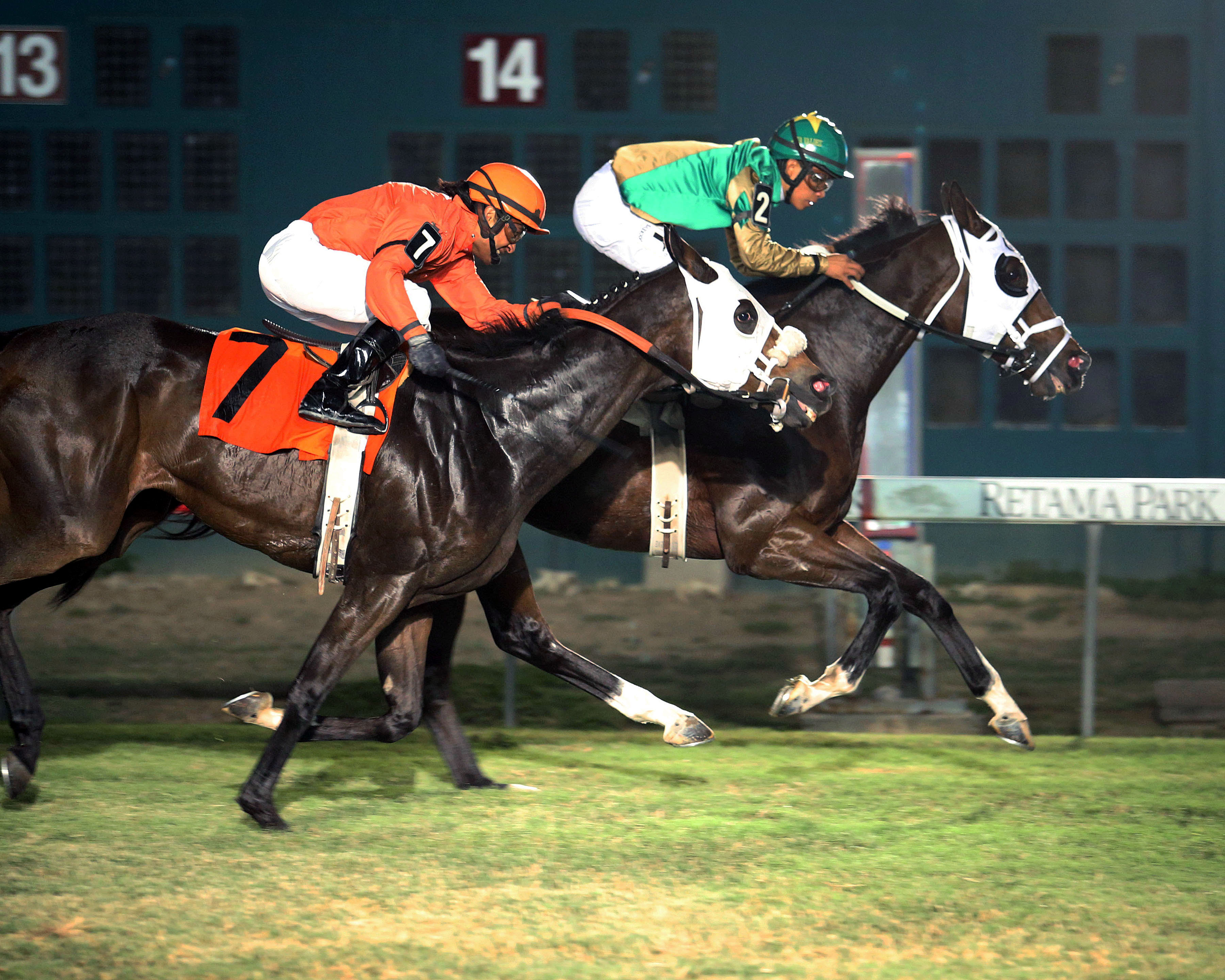 Magna Breeze wins the Texas Horse Racing Hall of Fame Stakes