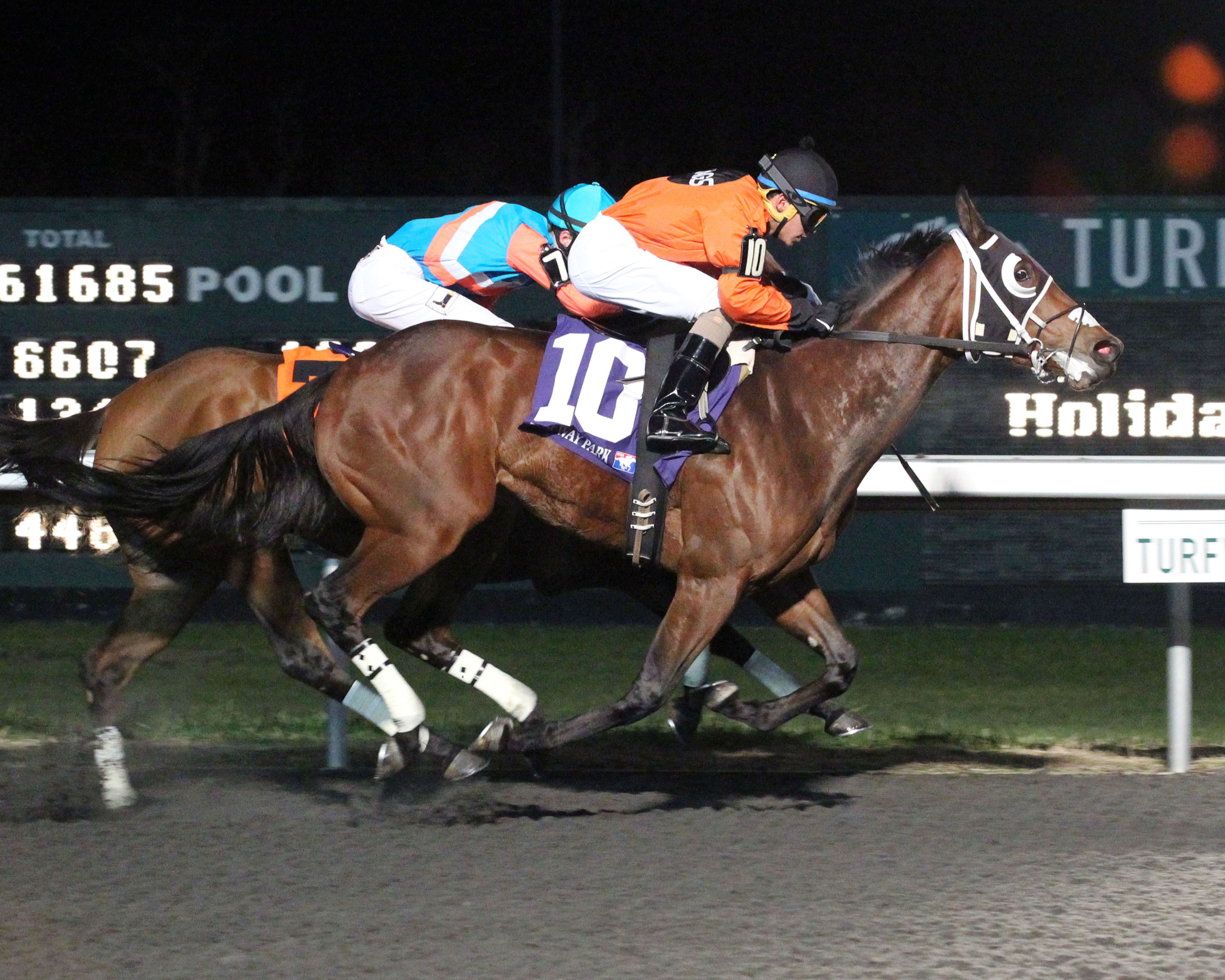 Marquee Miss wins the Holiday Inaugural Stakes