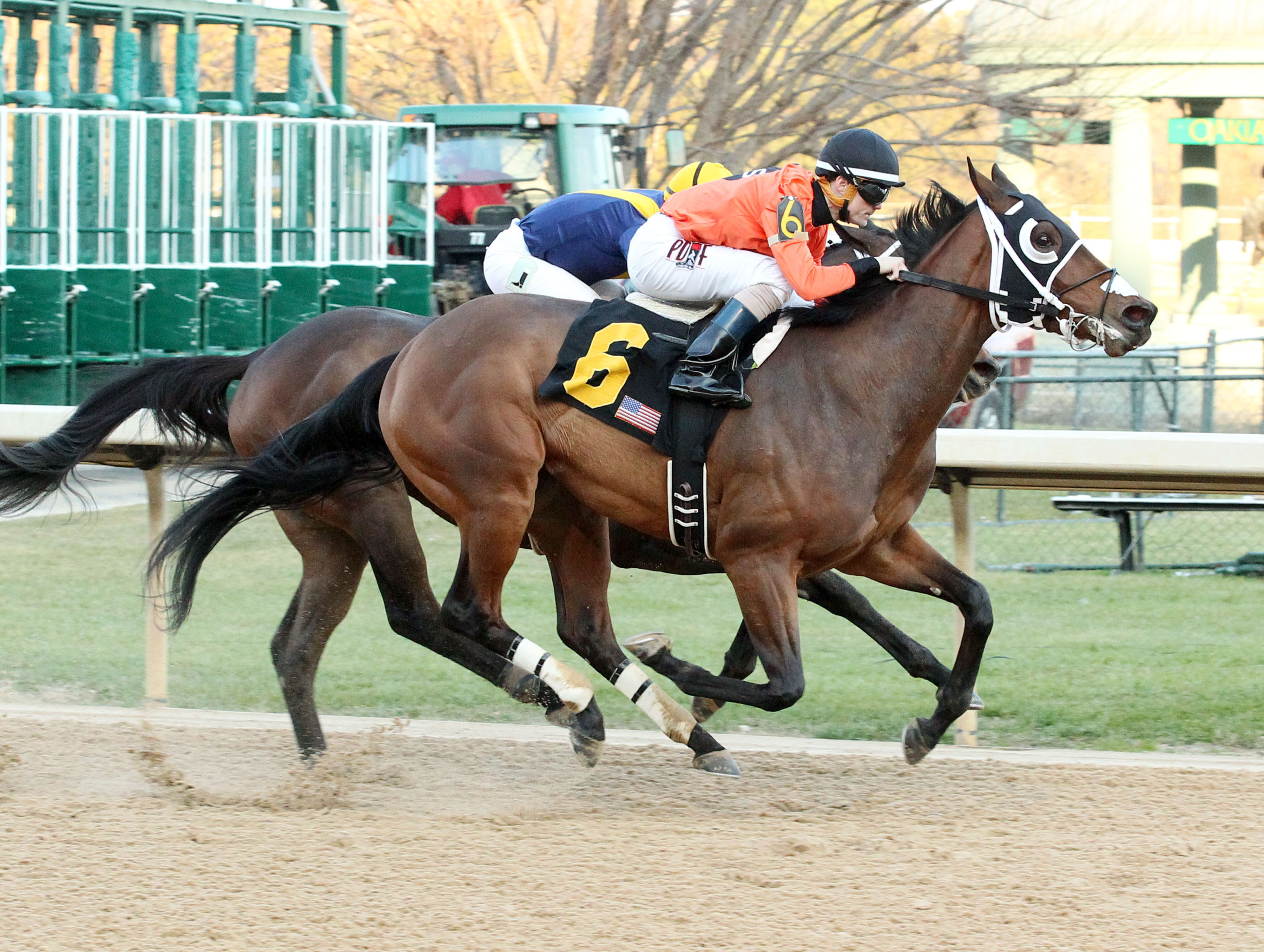 Marquee Miss wins the Martha Washington