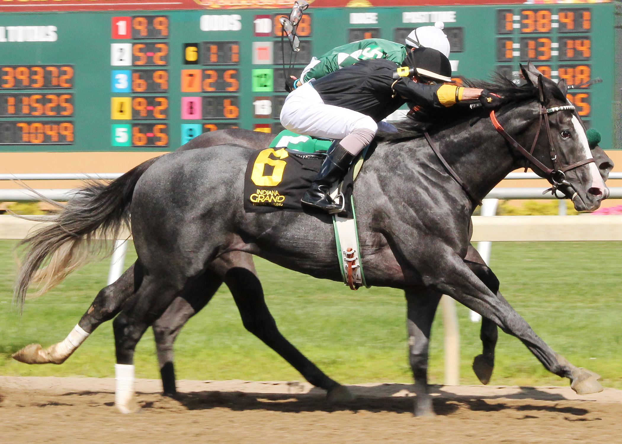 Memphisinmay wins the Governor's Stakes