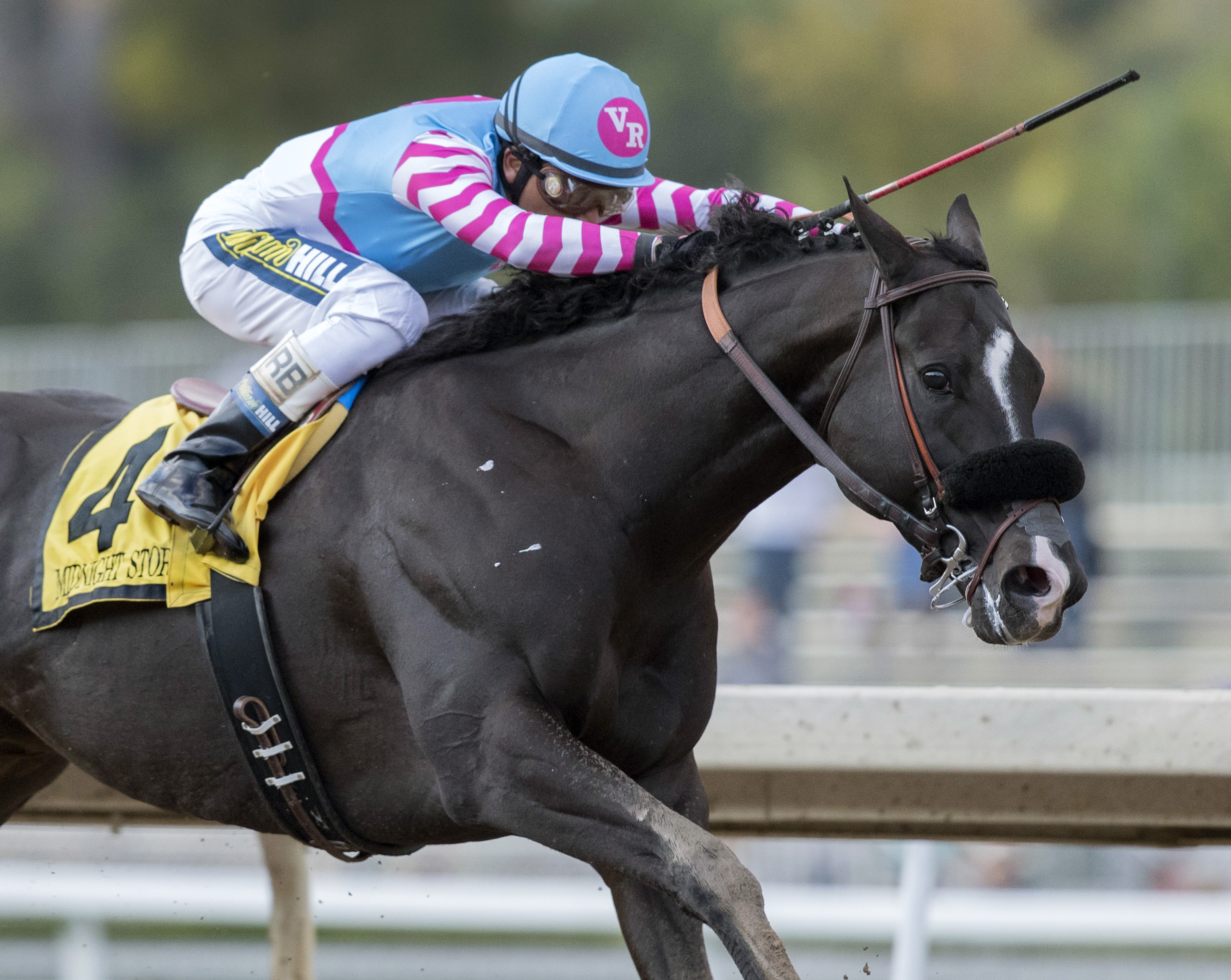 Midnight Storm wins the 2017 San Pasqual