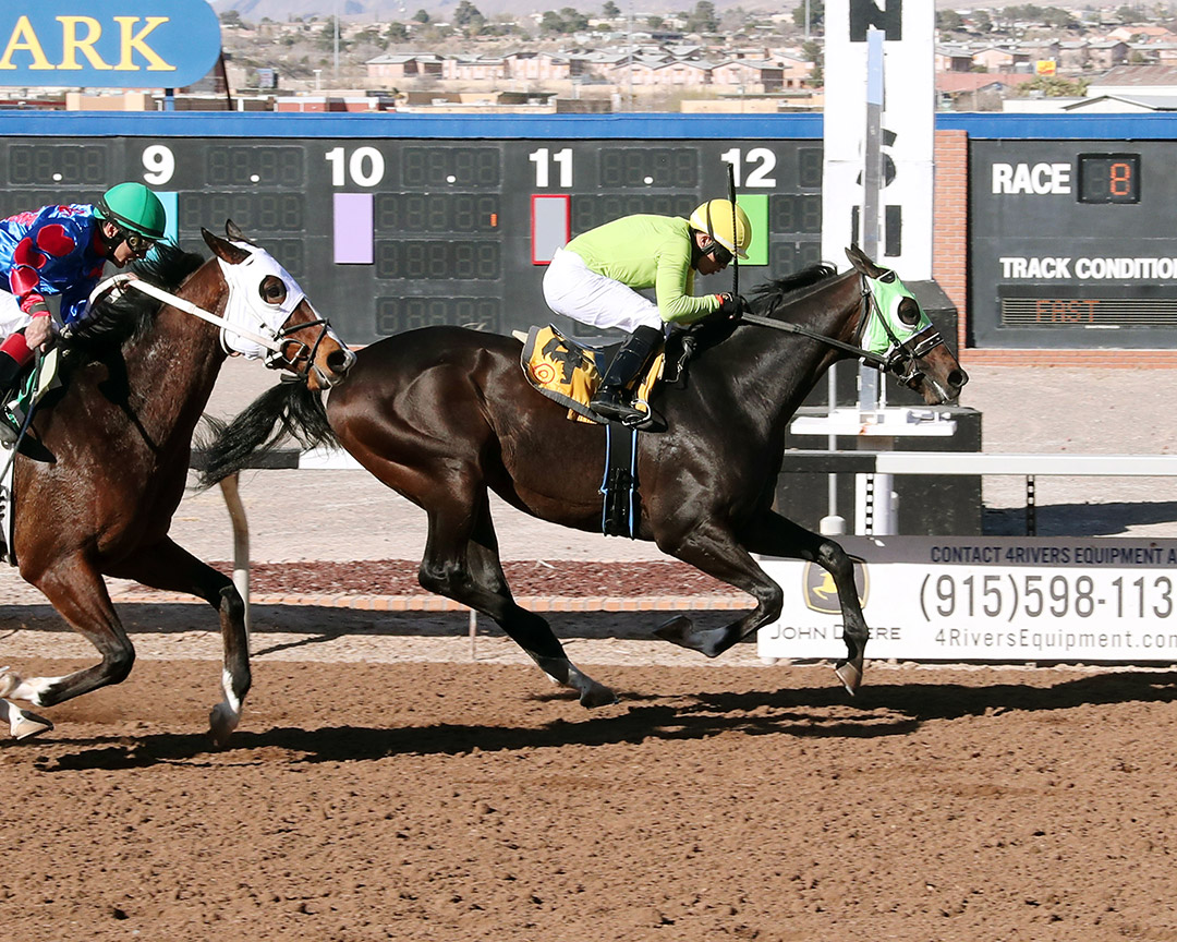 Mine That Star wins the 2022 Curribot Handicap at Sunland Park