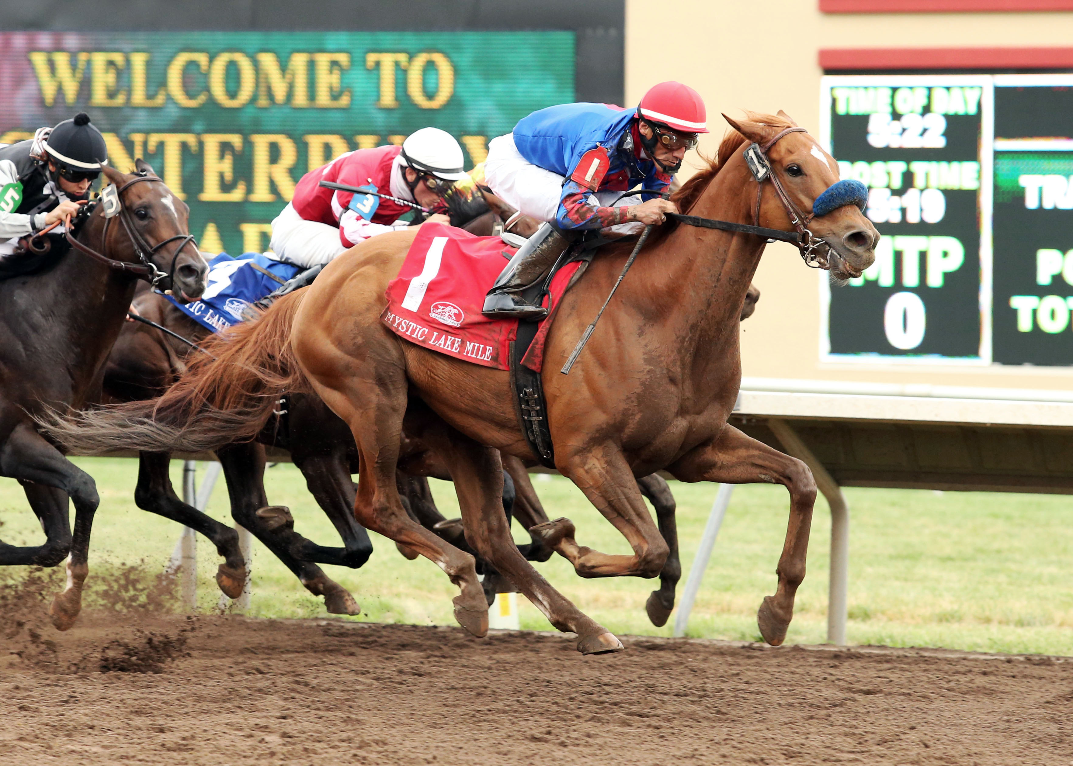 Mister Marti Gras wins the Mystic Lake Mile