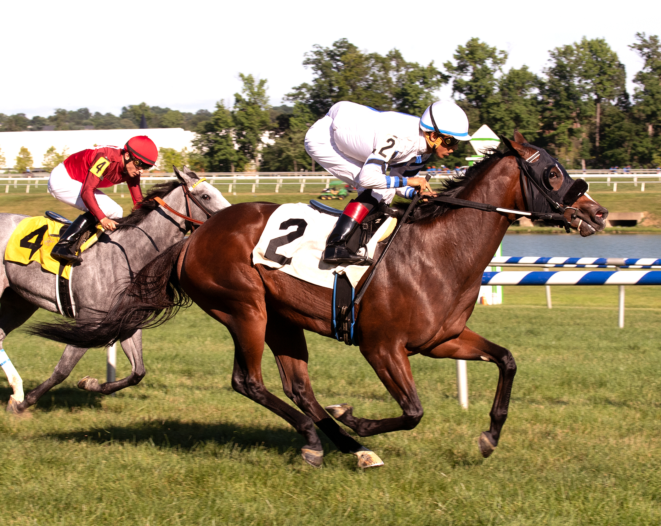 Miz Mayhem wins the 2018 Stormy Blues Stakes