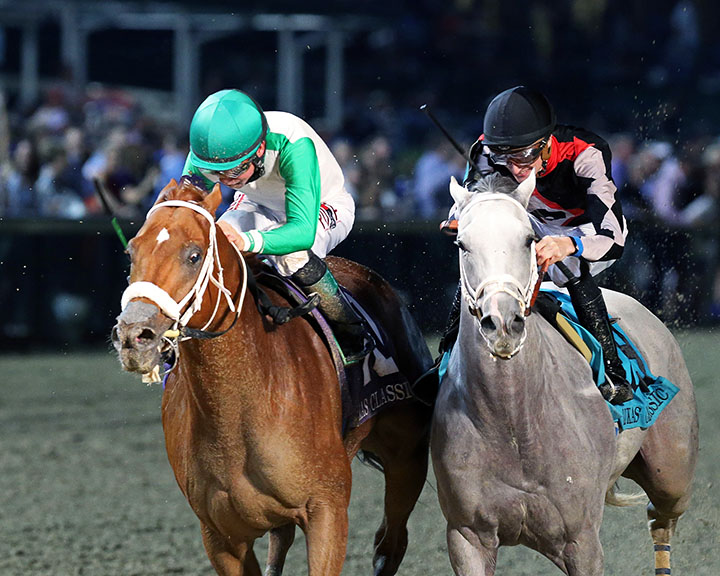 Mocito Rojo (left) beats Silver Dust to win the Lukas Classic Stakes at Churchill Downs