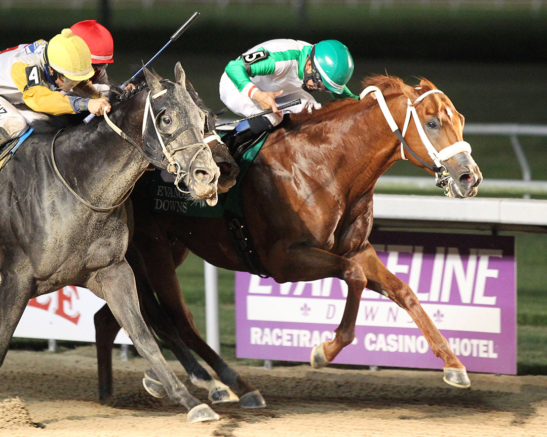 Mocito Rojo (right) wins the 2019 Evangeline Mile at Evangeline Downs