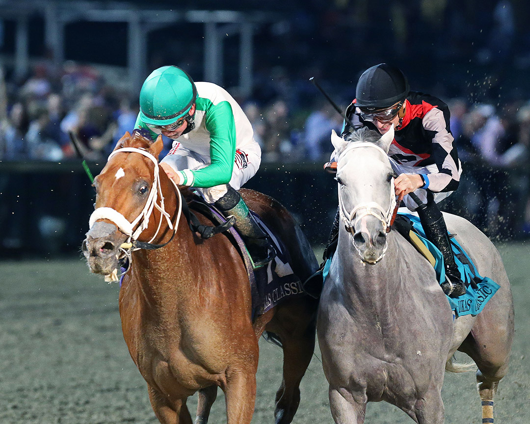 Mocito Rojo (left) wins the 2019 Lukas Classic at Churchill Downs