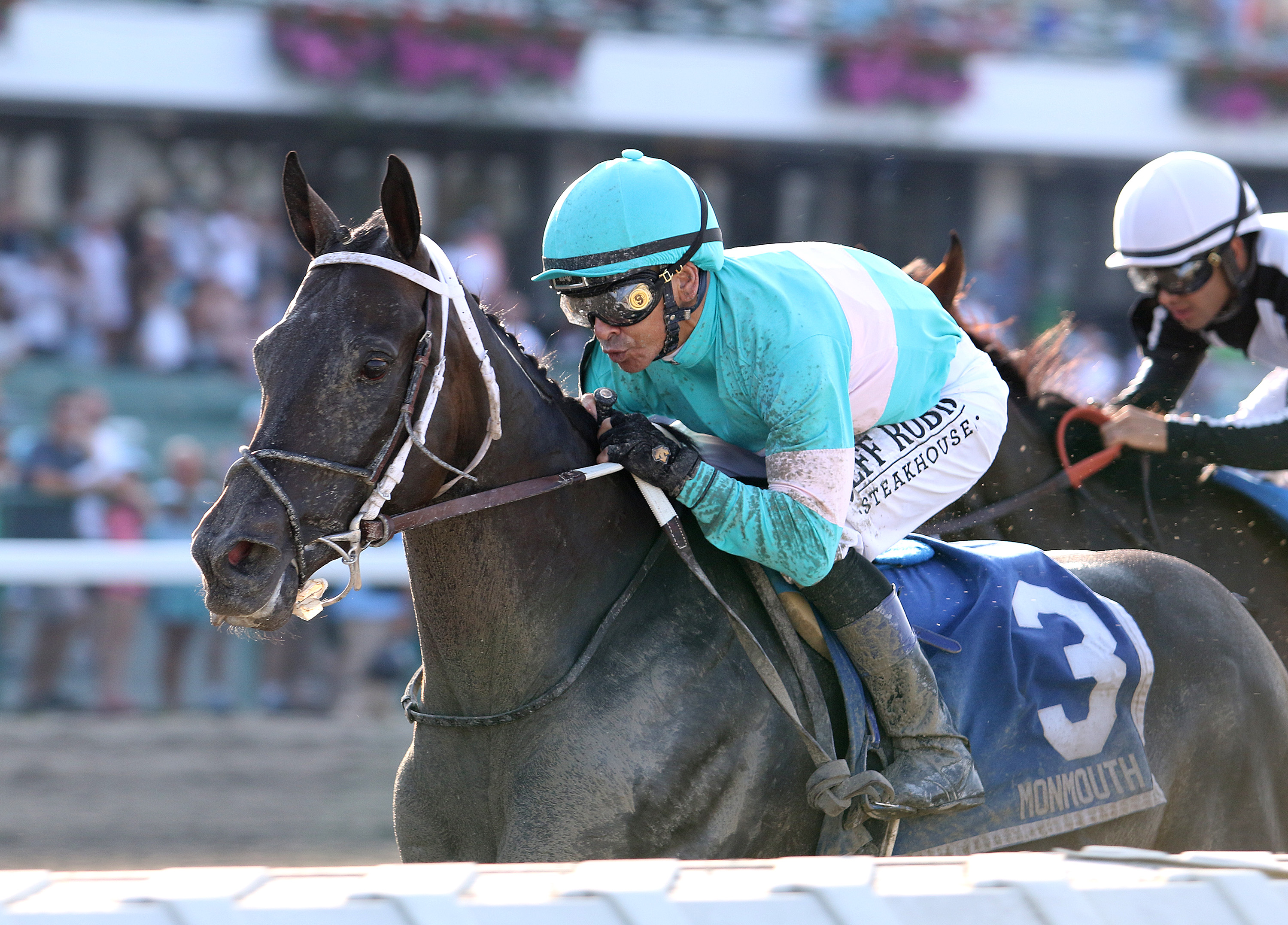 Midnight Bisou wins the 2019 Molly Pitcher at Monmouth Park