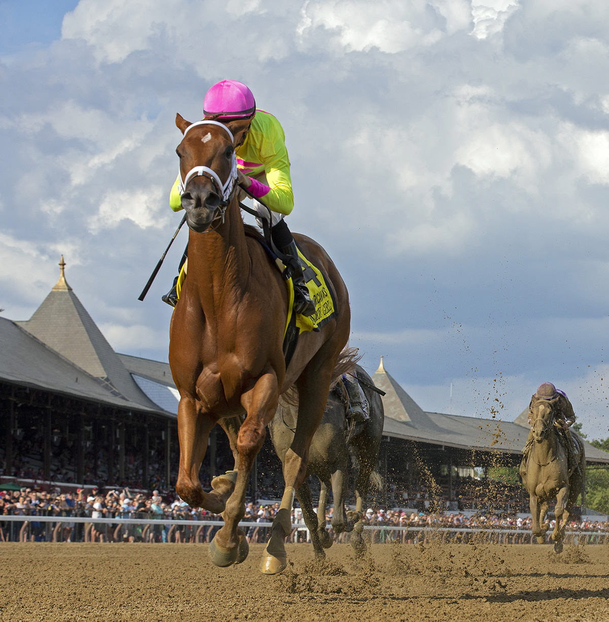 Monomoy Girl wins the 2018 CCA Oaks