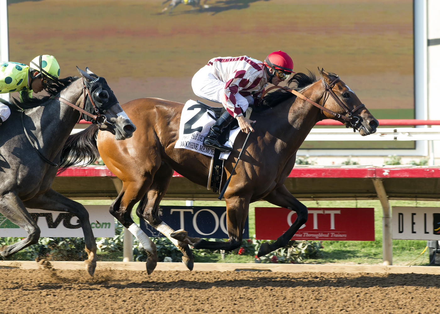 Moonshine Memories wins the 2017 Del Mar Debutante