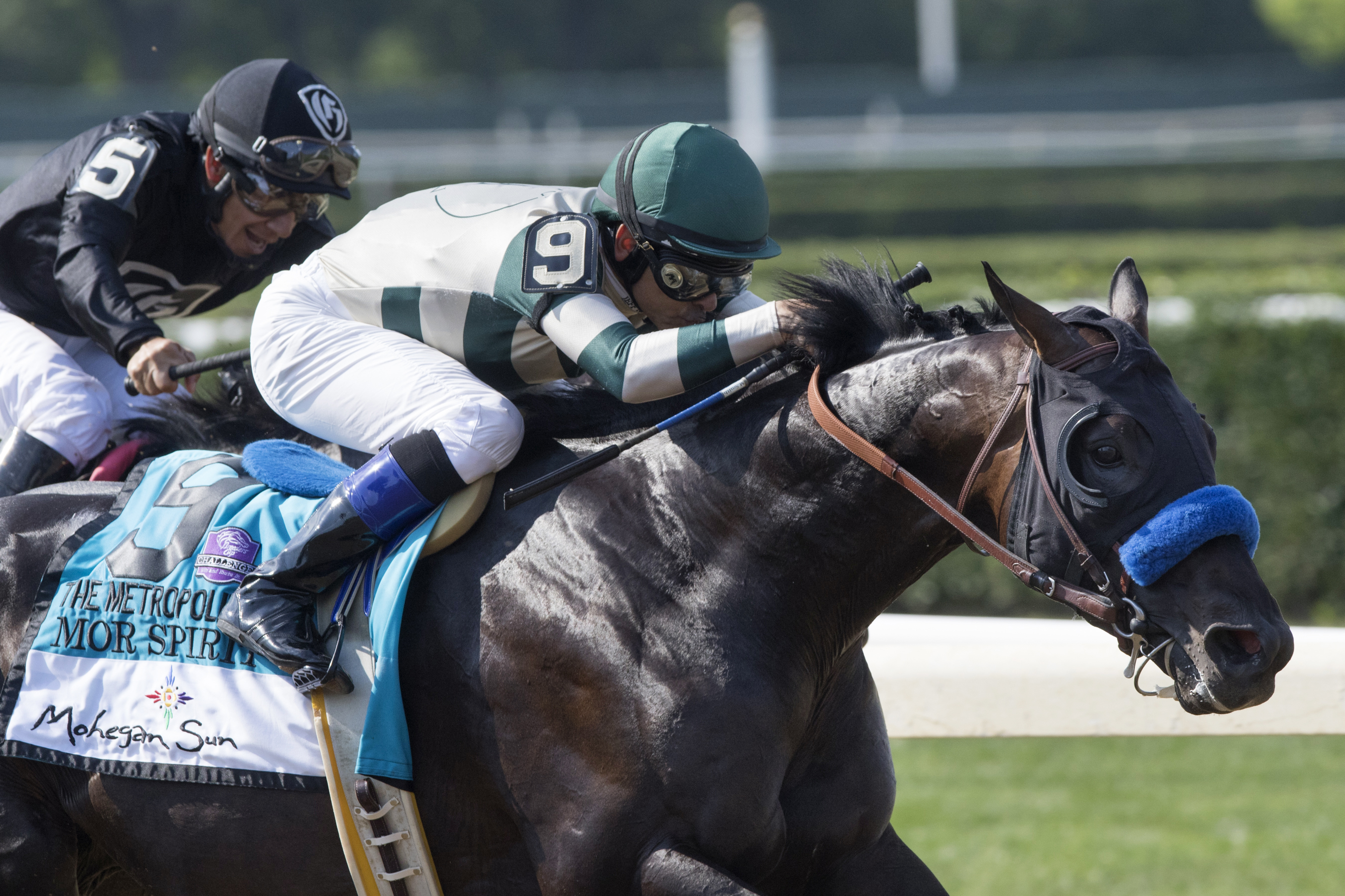Mor Spirit wins the Met Mile