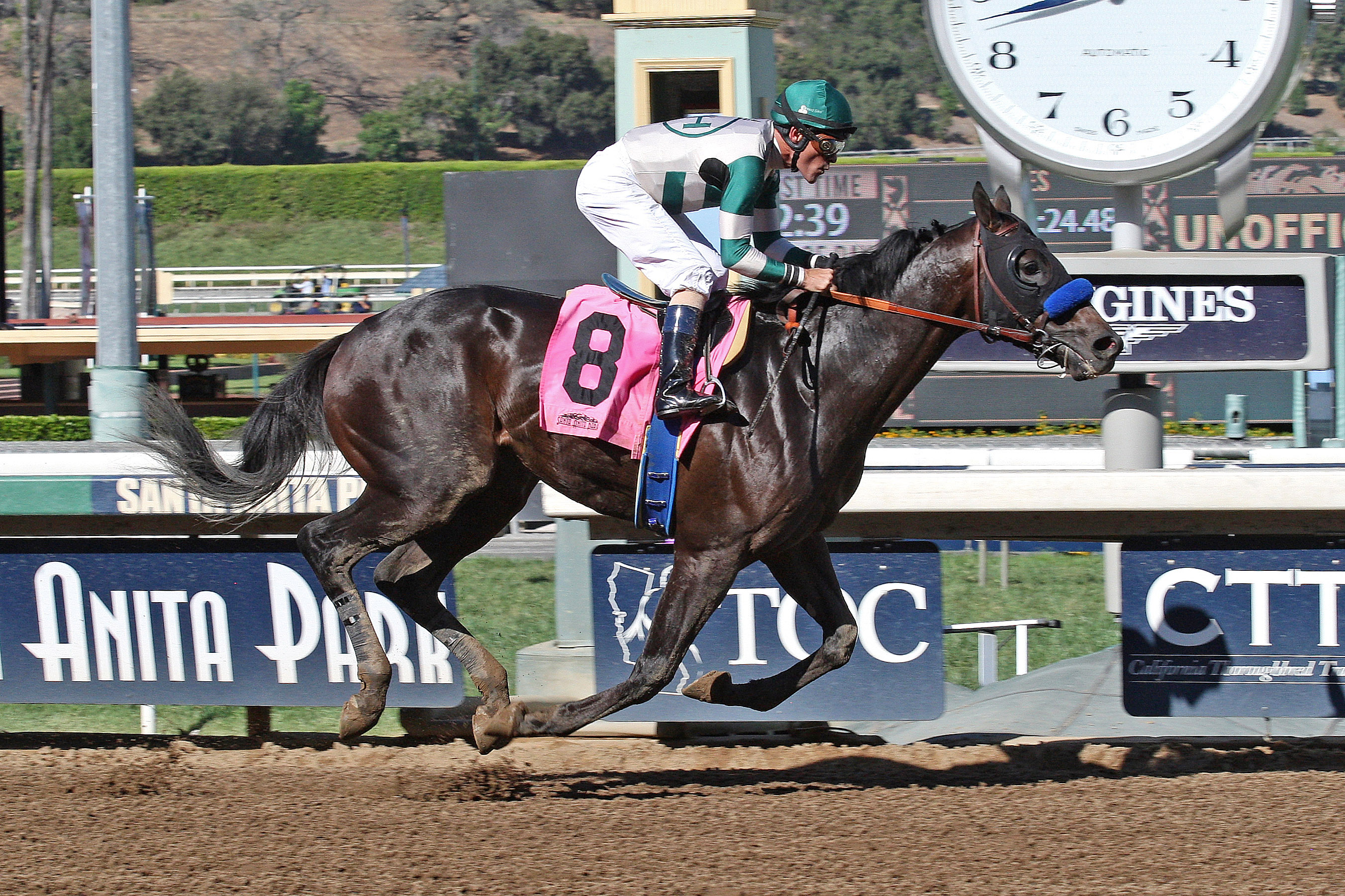 Mor Spirit wins a maiden race
