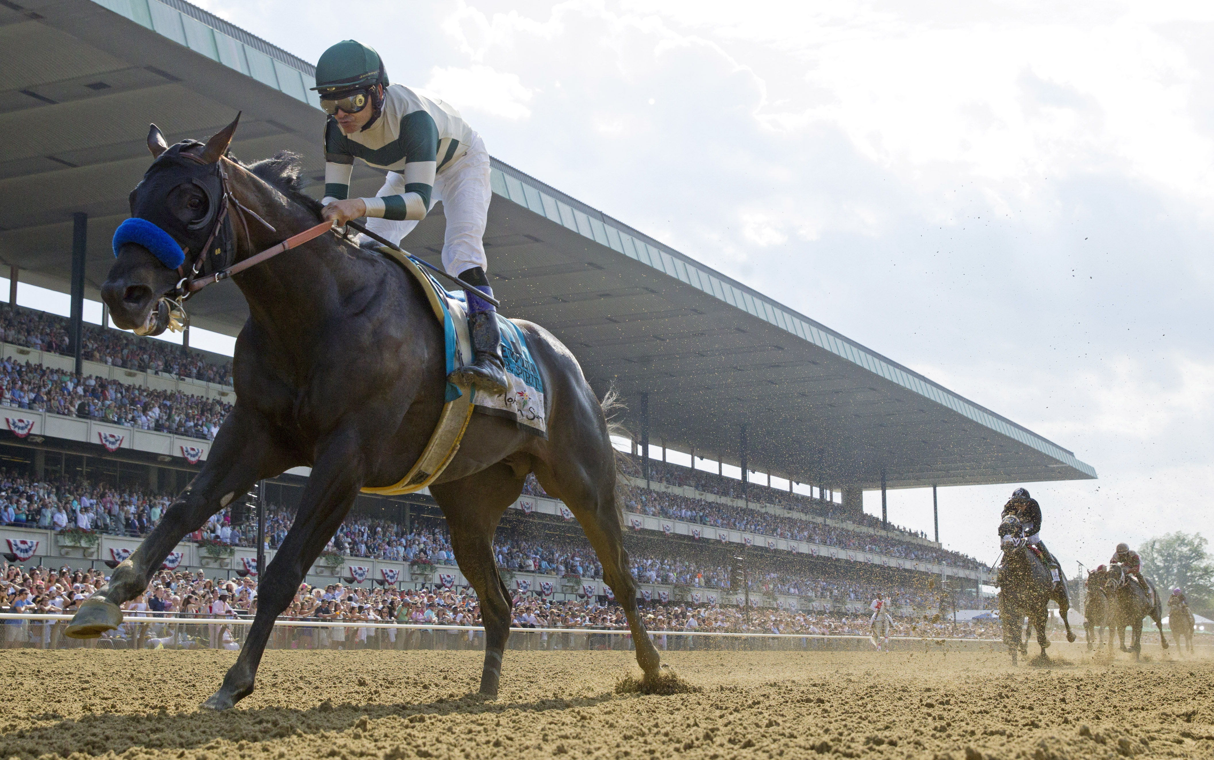 Mor Spirit wins the Metropolitan Handicap