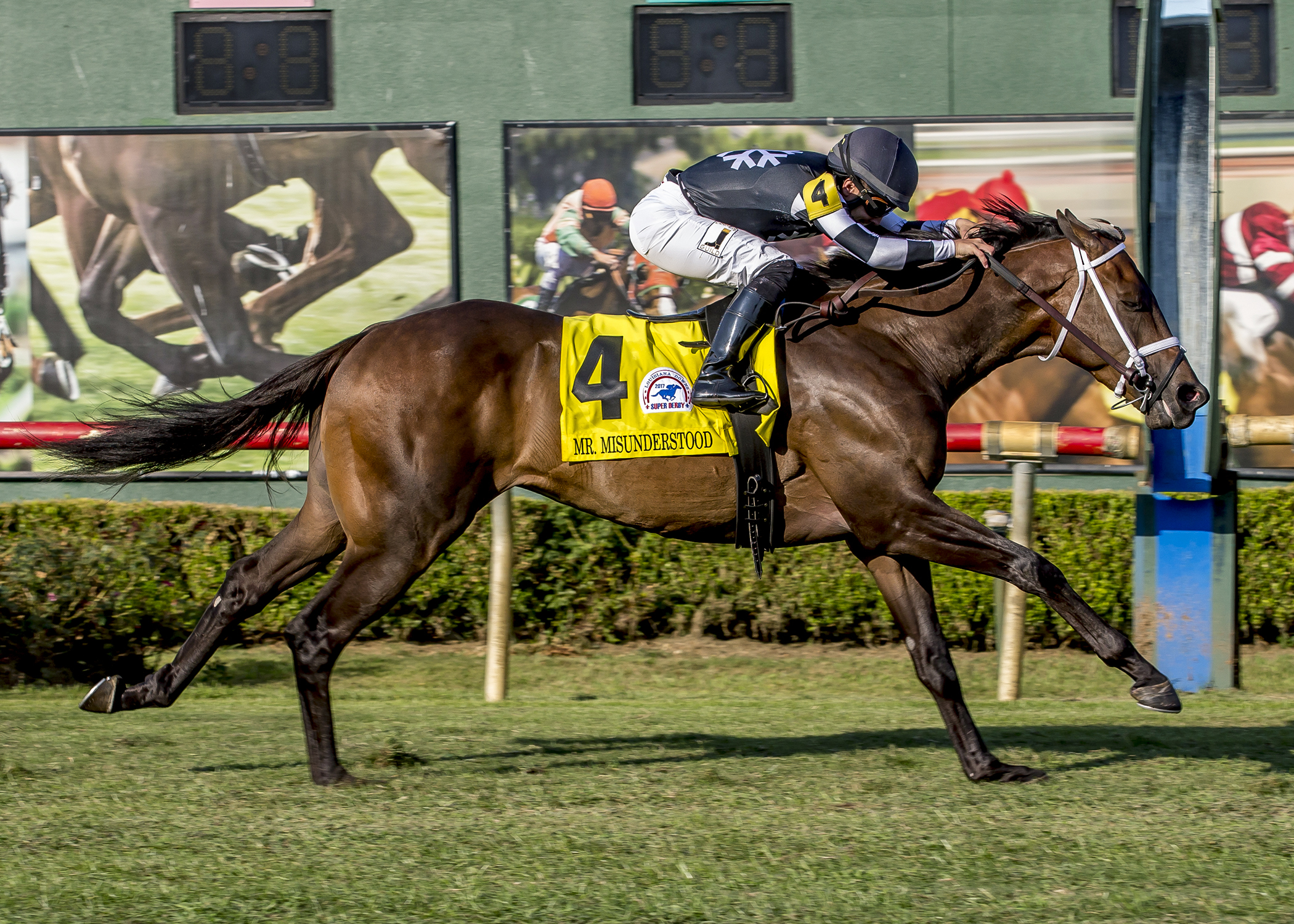 Mr. Misunderstood wins the 2017 Super Derby