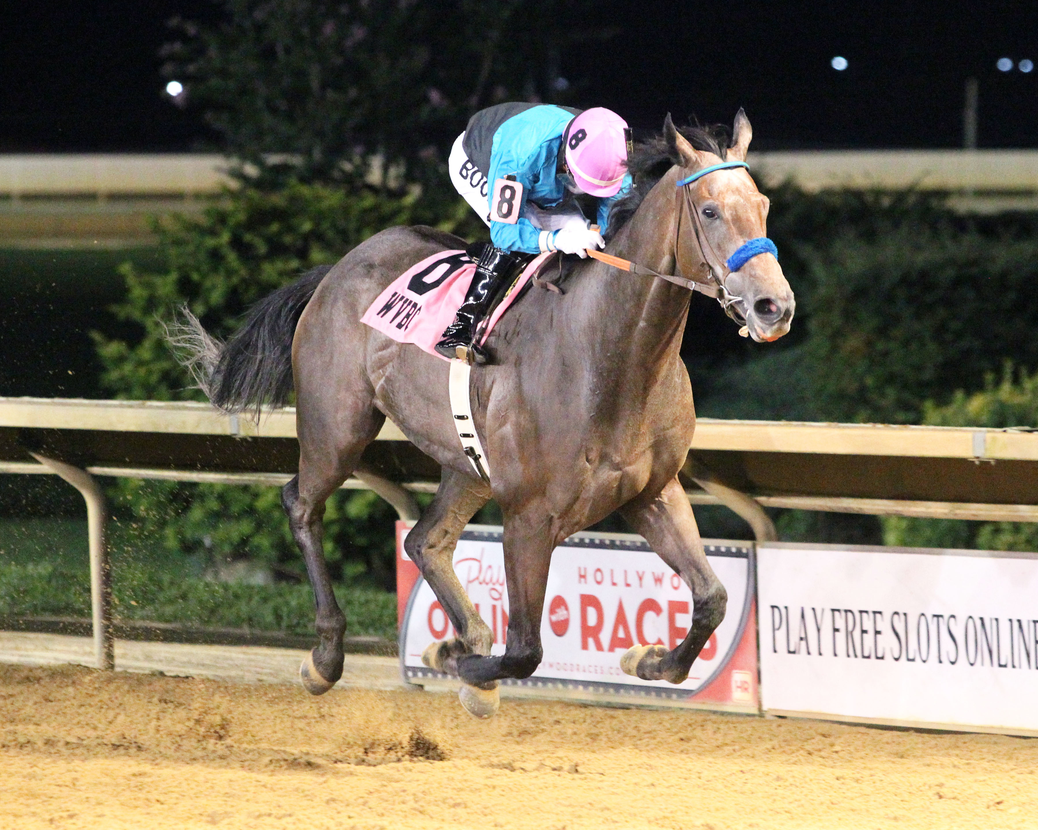 Muad'dib wins the West Virginia Breeders' Classic at CT Oct 9 2021